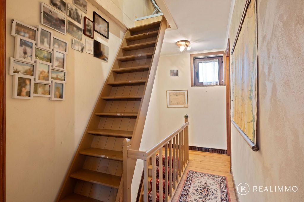 Rustige gezinswoning op 789m² foto 10