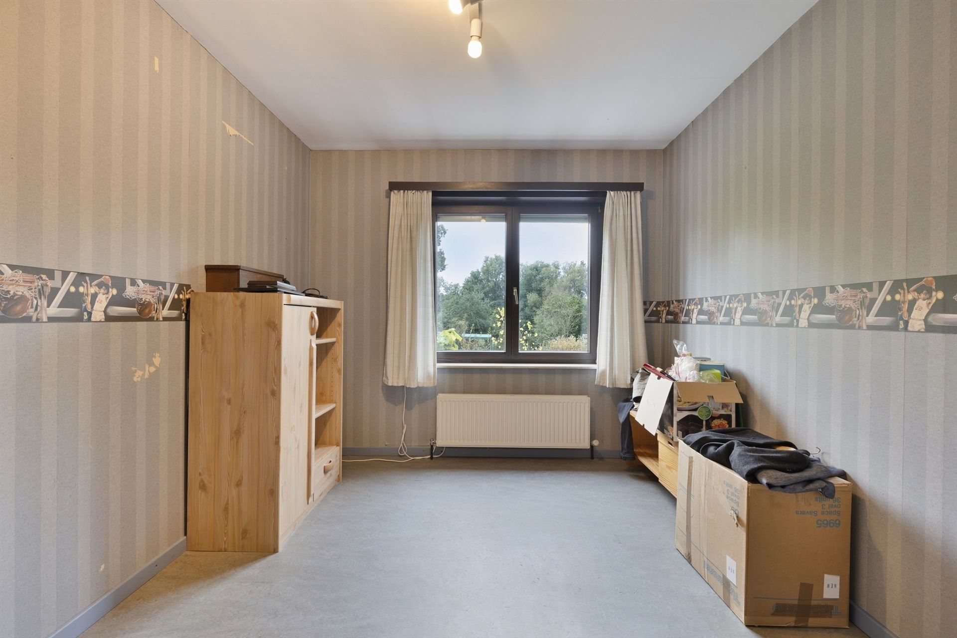 Ruime woning met 5 kamers en 2 badkamers foto 18