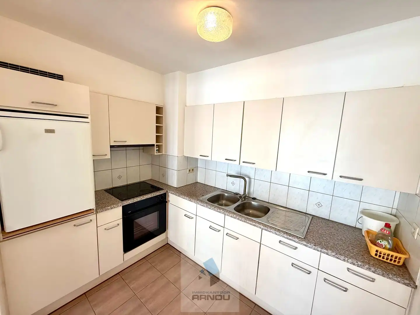 Appartement met 1 slaapkamer en parking  in het centrum foto 7