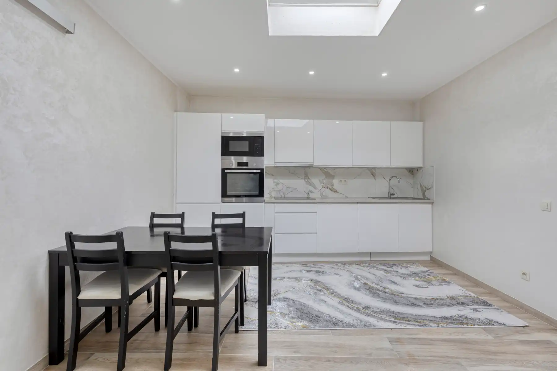 Gerenoveerd 1-slaapkamerappartement in centrum Vilvoorde foto 4