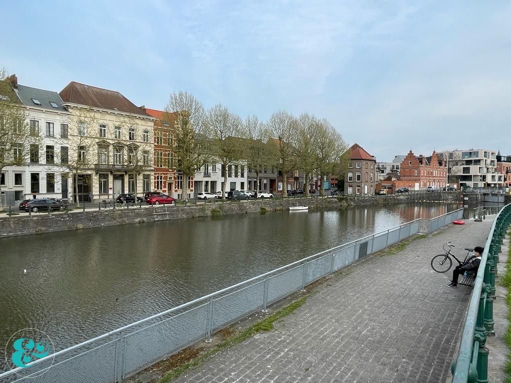 Bemeubelde studio in het centrum van Gent te huur foto 12