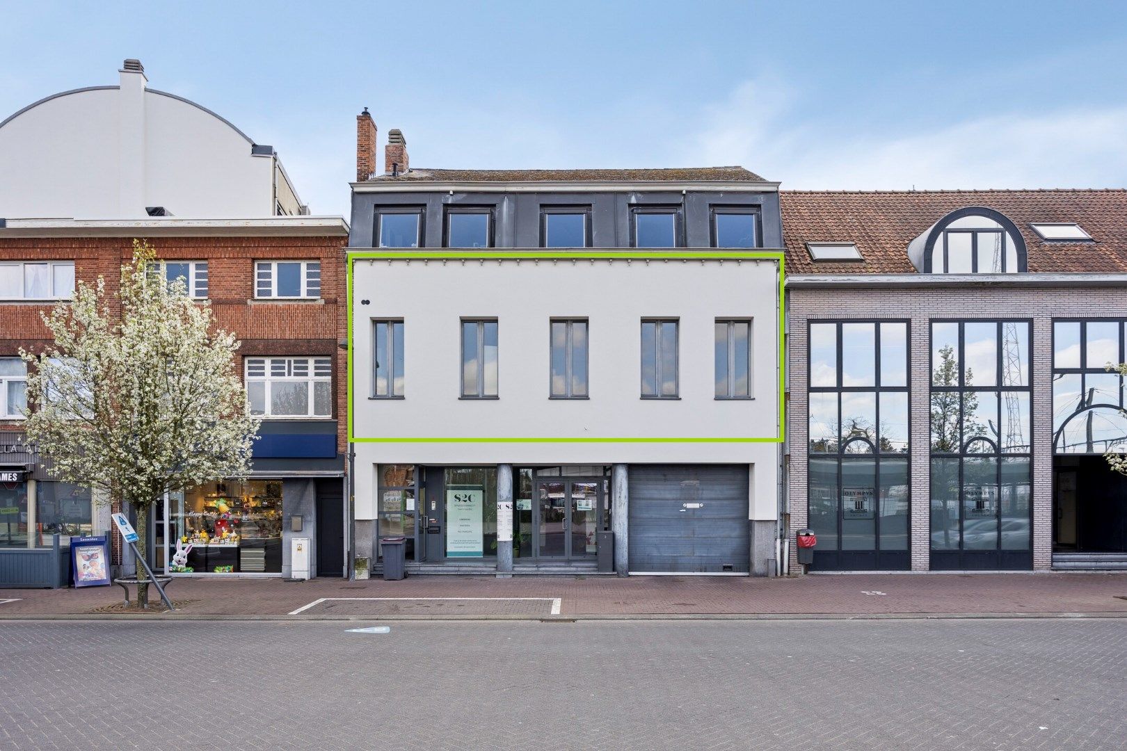 Appartement met 2 slaapkamers, garagebox en kelderberging in Mol-centrum ! foto {{pictureIndex}}