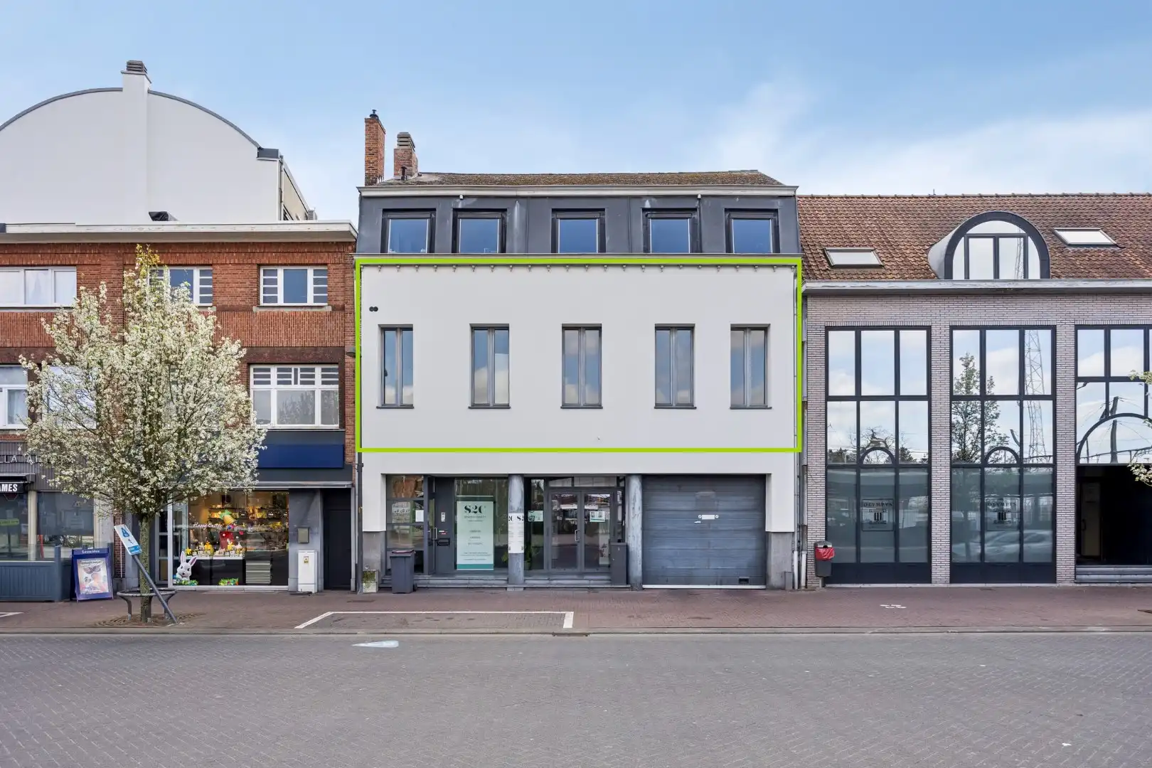 Appartement met 2 slaapkamers, garagebox en kelderberging in Mol-centrum ! foto {{pictureIndex}}