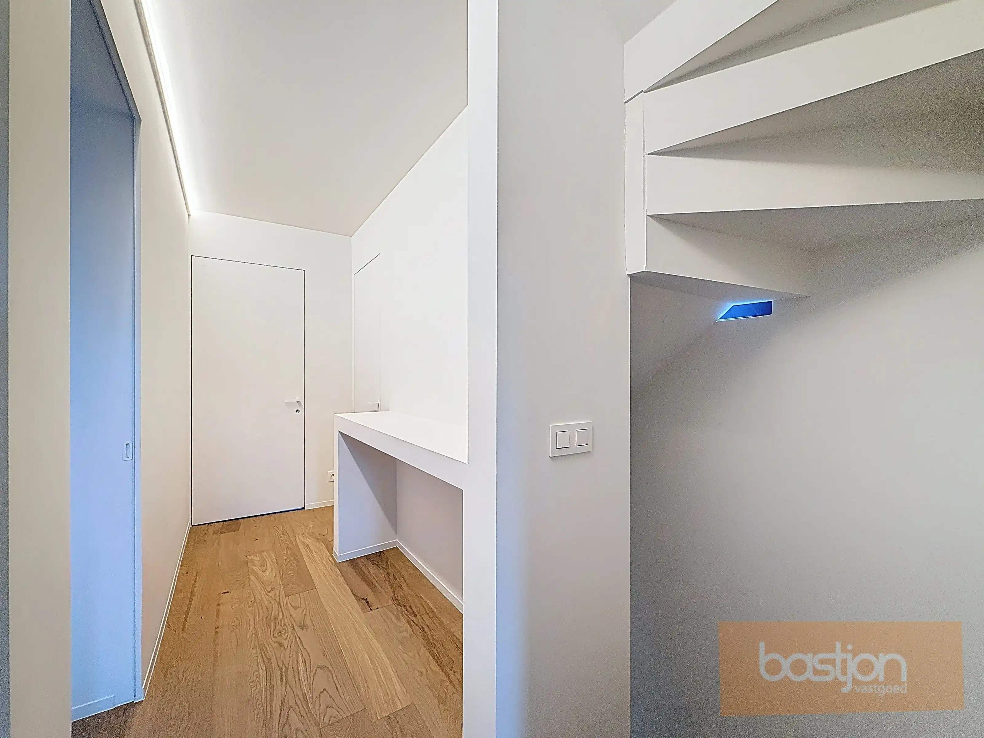 Volledig gerenoveerde, lichtrijke woning met uitzicht op het Preshoekbos foto 21