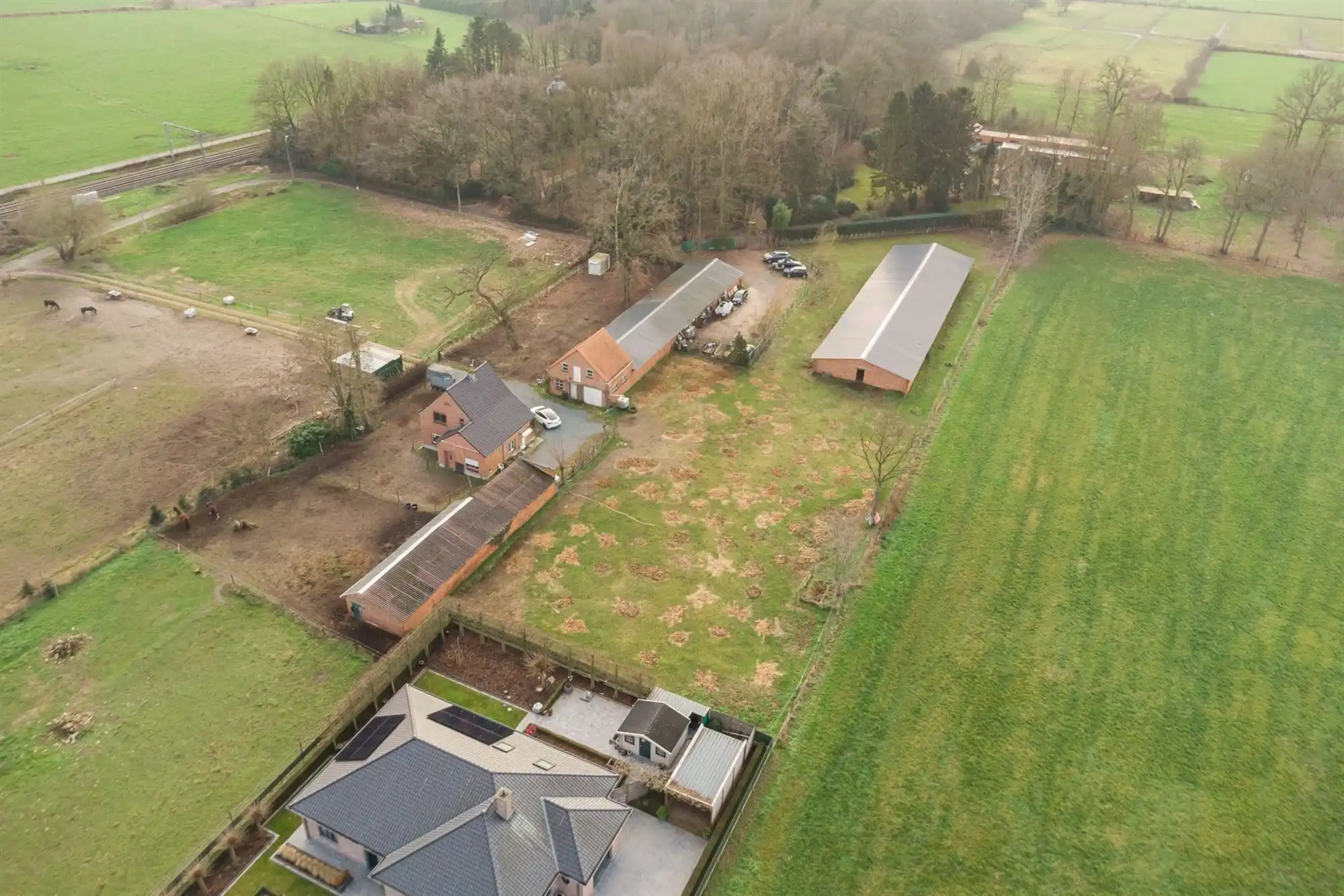 Te renoveren hoeve met enorm veel potentieel foto 36