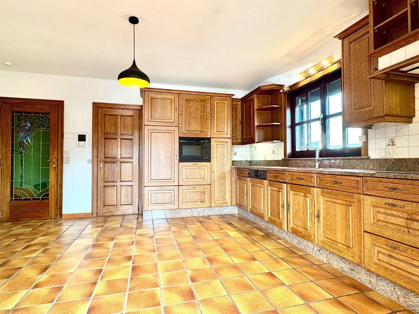 Alleenstaande woning op 1027 m² met 3 slaapkamers en dubbele garage foto 4