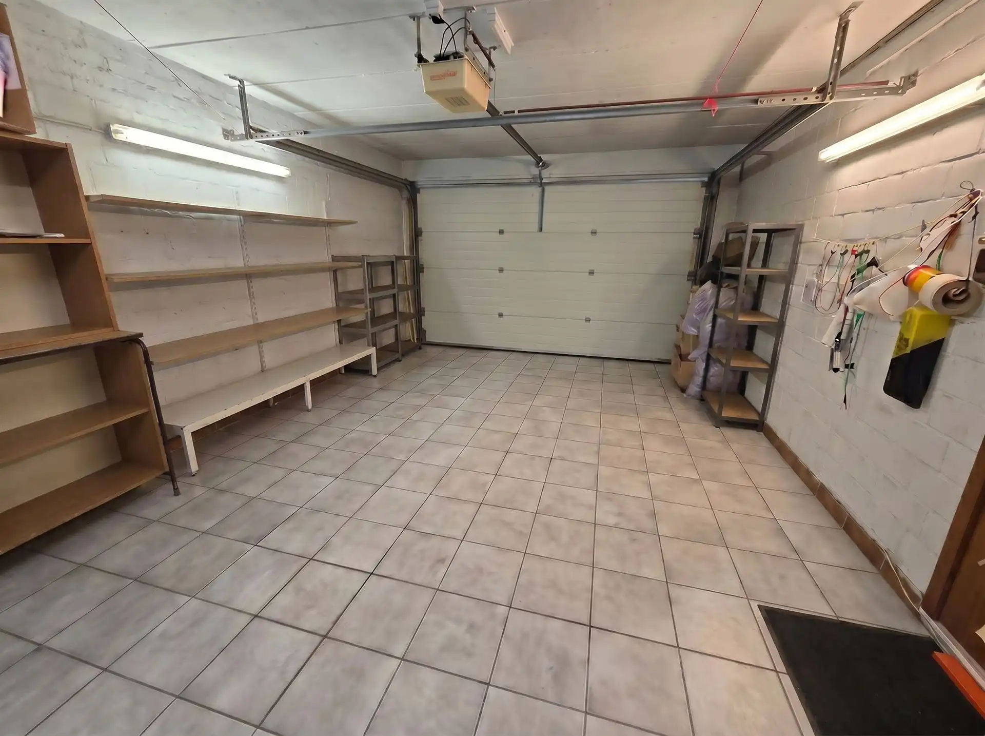 Instapklare gezellige woning met diepe tuin en garage foto 12