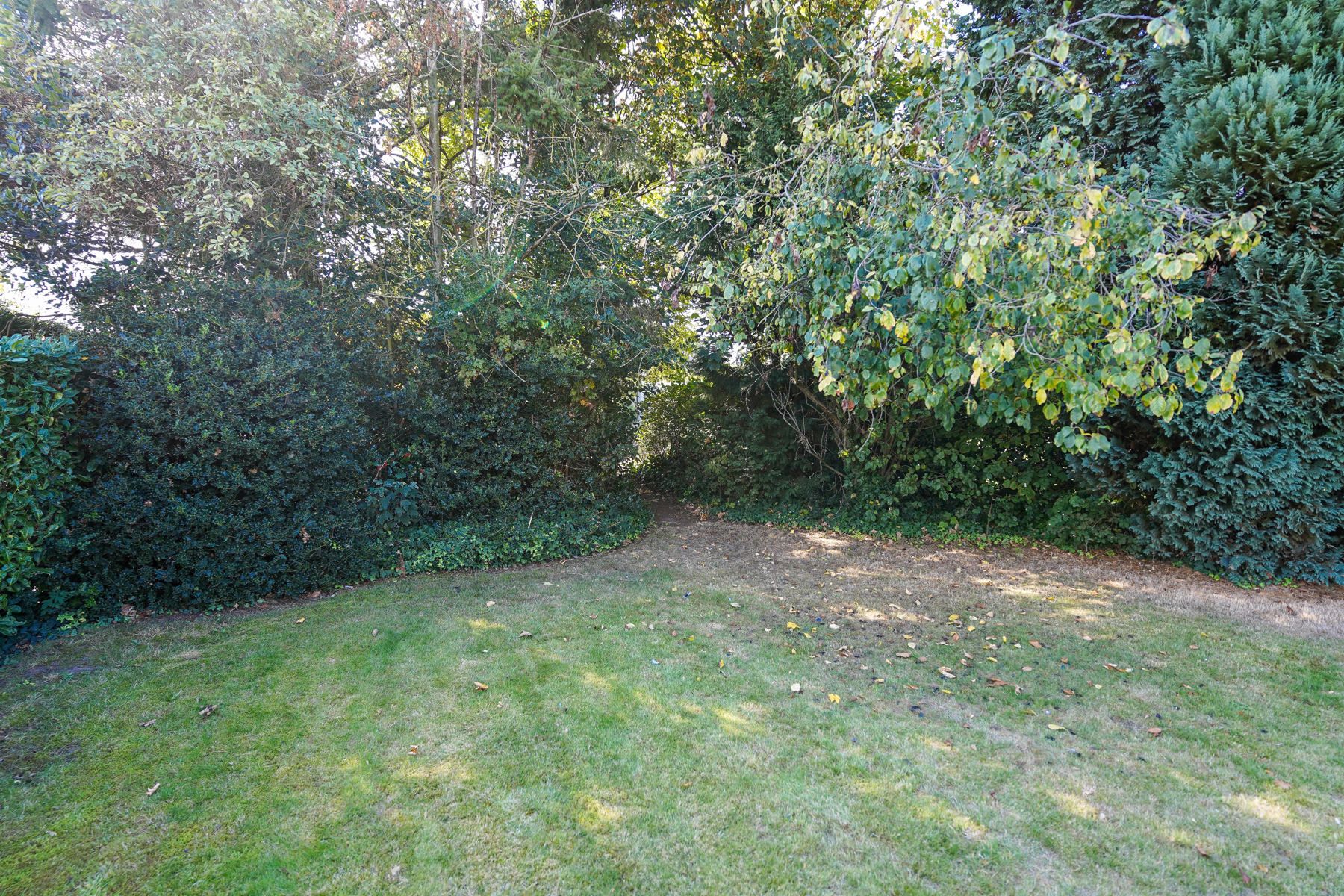 Uitstekend gelegen, te renoveren halfopen bebouwing met prachtige tuin te Londerzeel foto 28