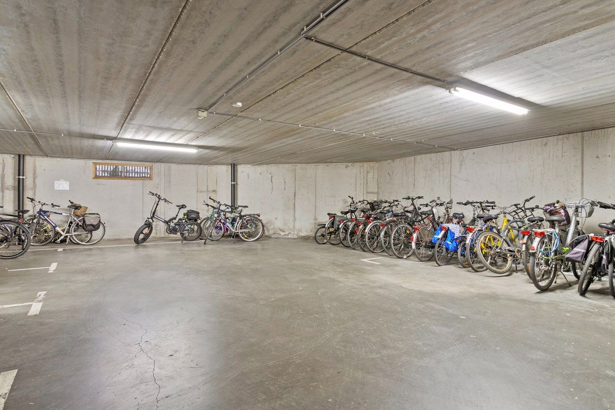 Modern en instapklaar appartement met 2 slaapkamers in hartje Kortrijk foto 17