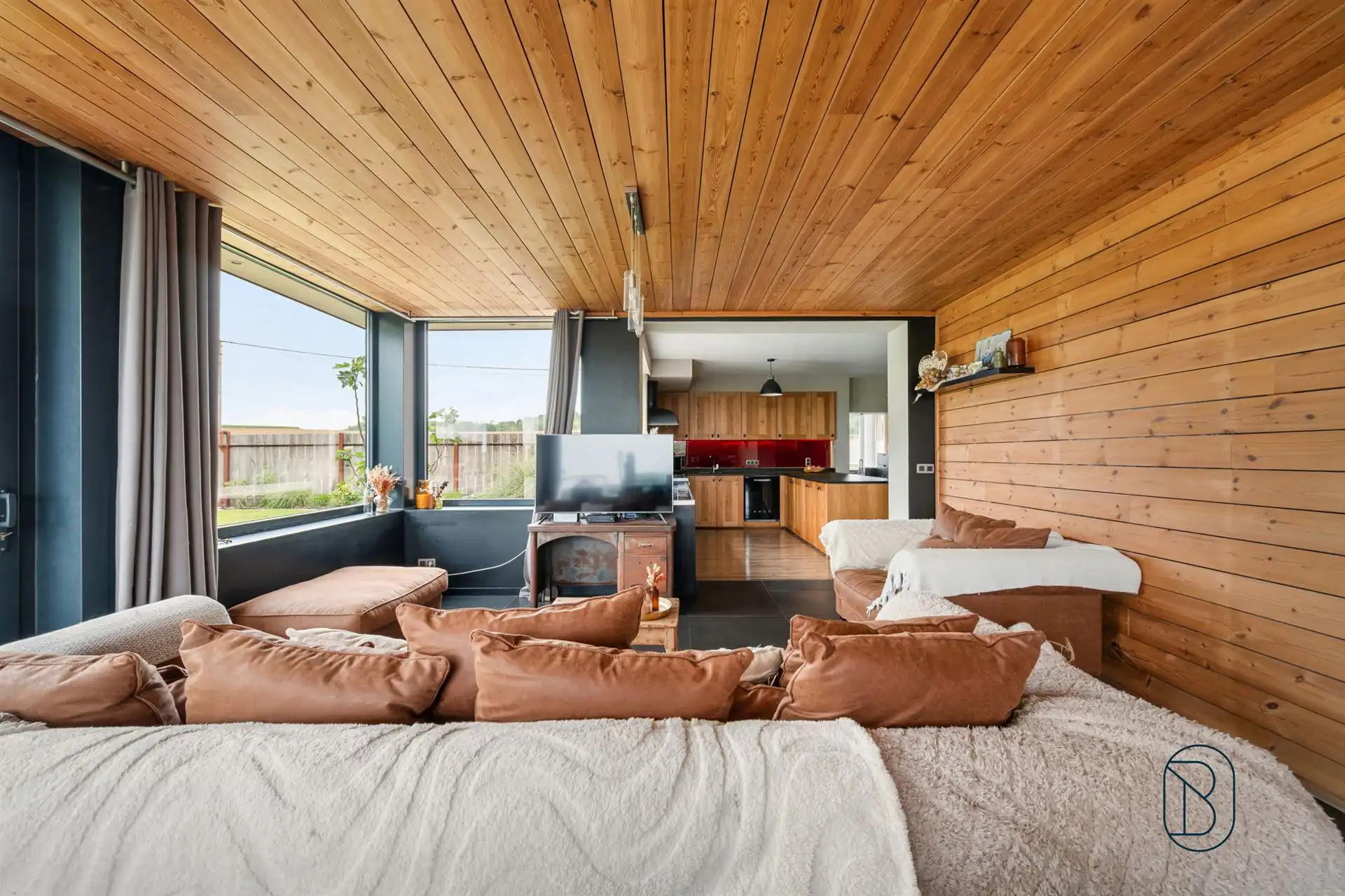 Instapklare woning met loods van 240 m² op topligging foto 6