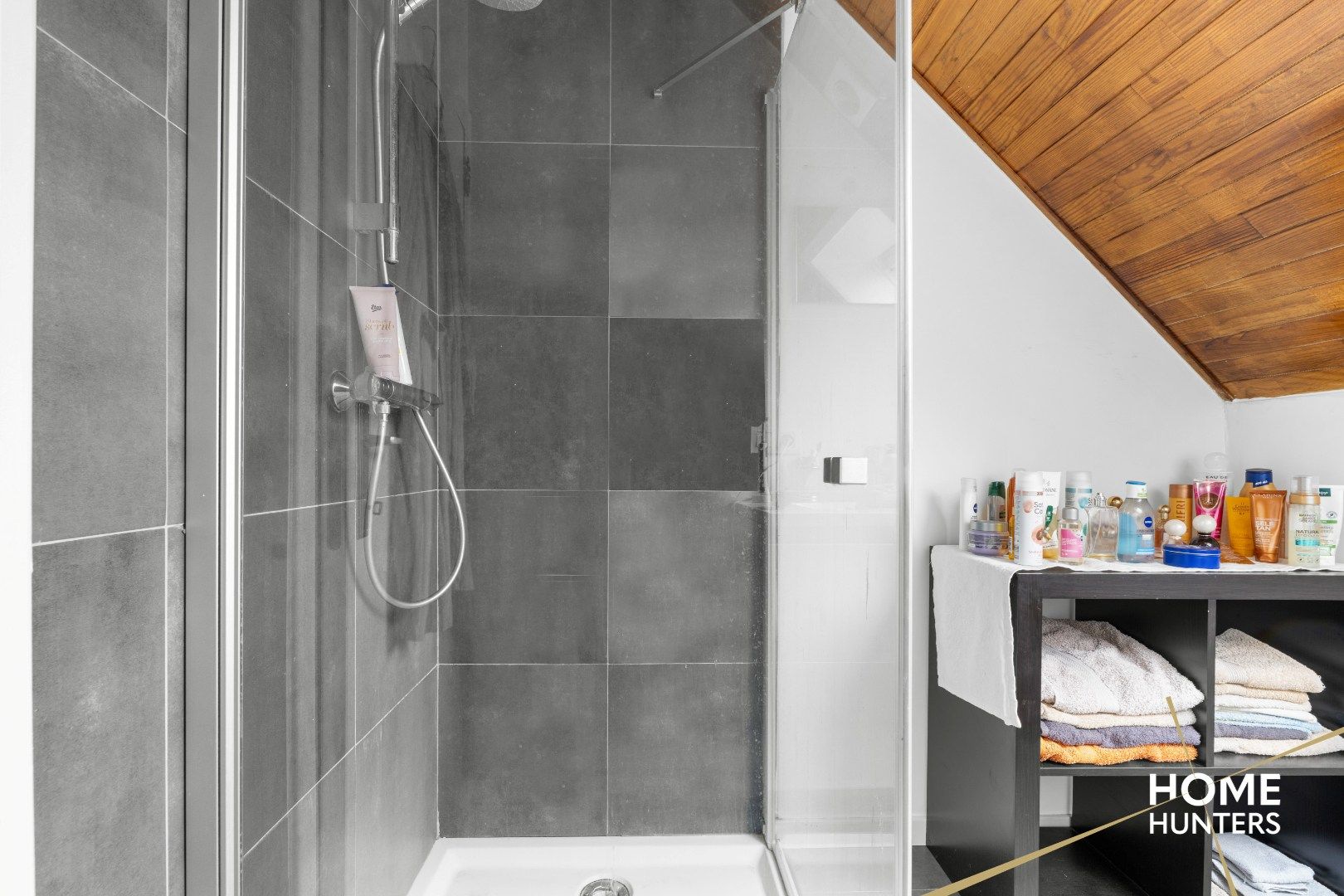 Instapklaar appartement met staanplaats in het hart van Zele! foto 4