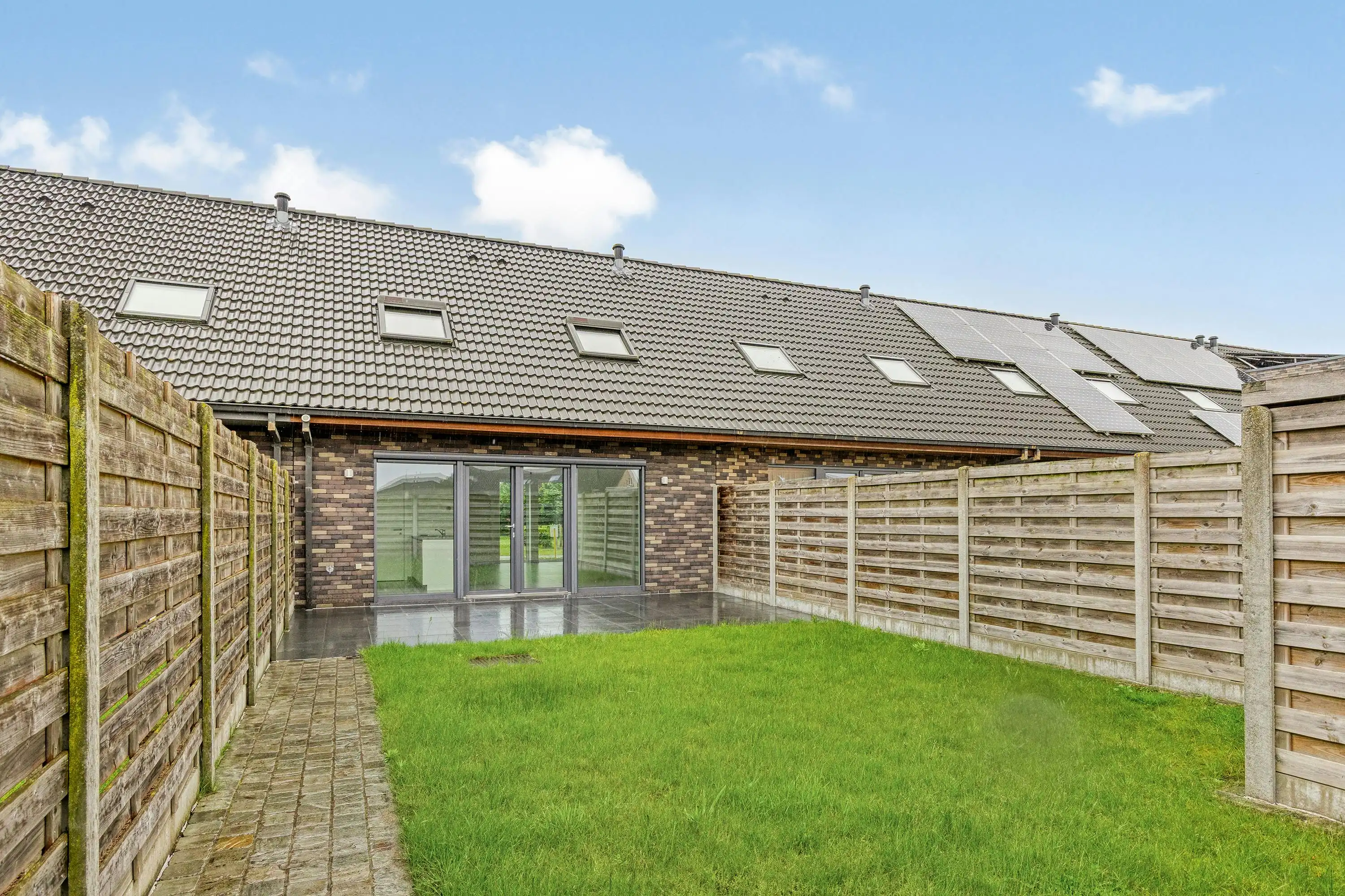 Instapklare en lichtrijke woning met tuin in Rumbeke te koop foto 22