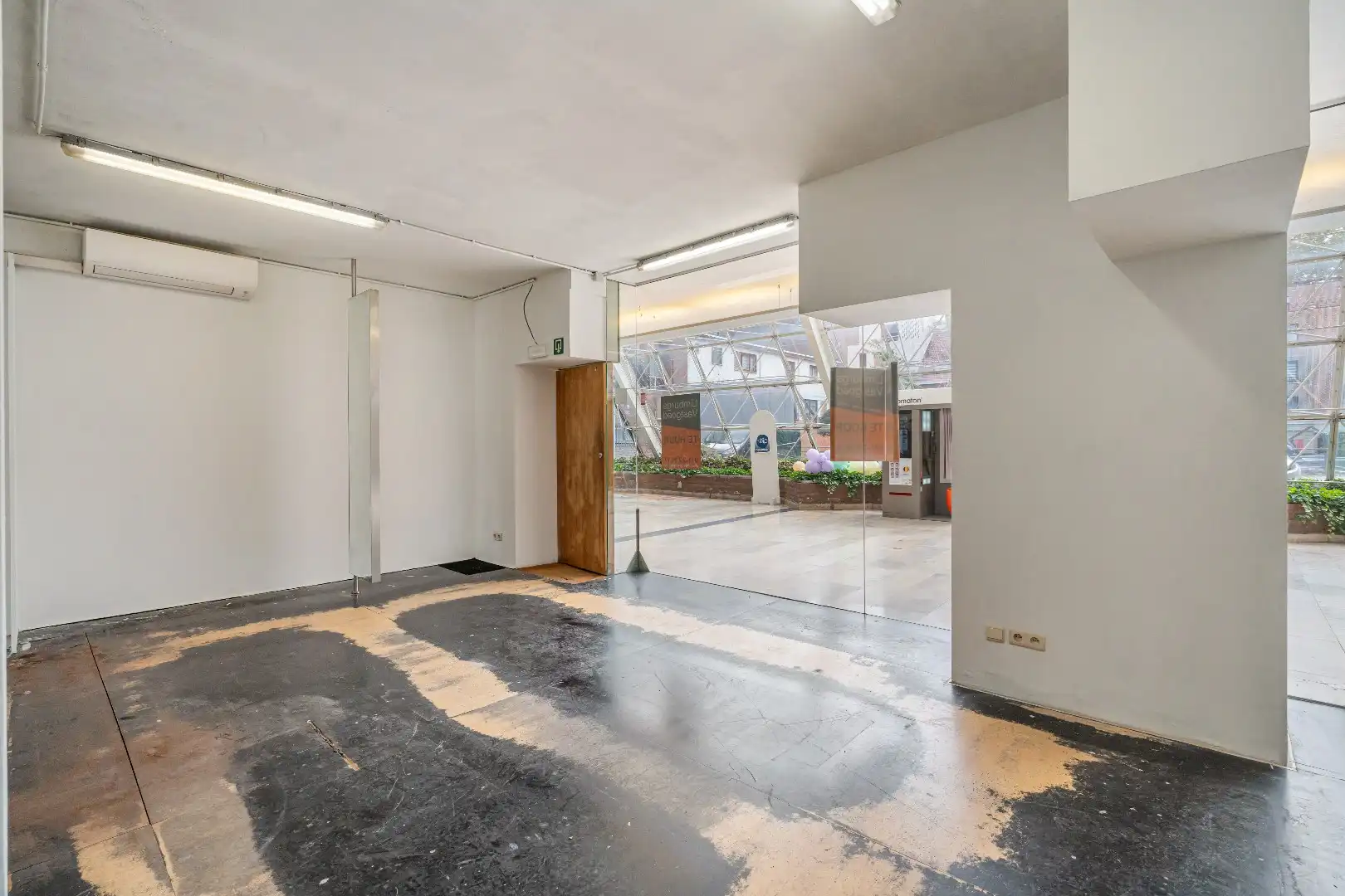 Commercieel uitstekend gelegen handelspand, 39m² foto 9