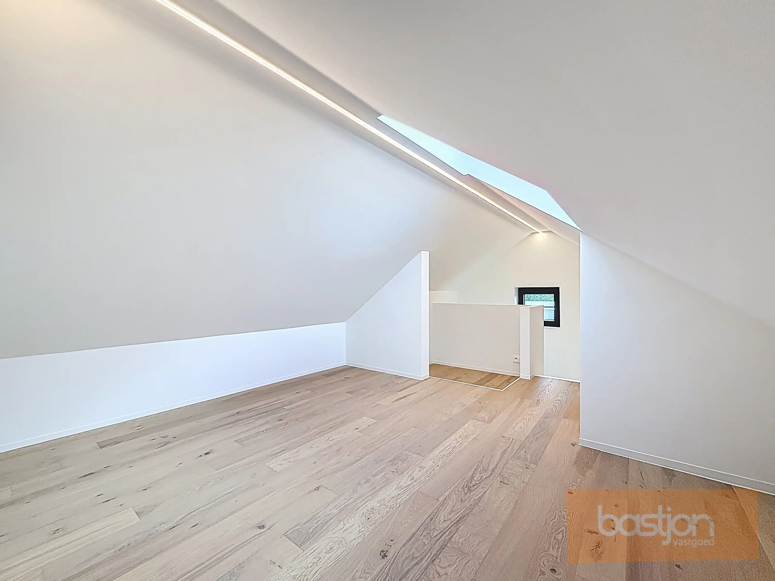 Volledig gerenoveerde, lichtrijke woning met uitzicht op het Preshoekbos foto 24