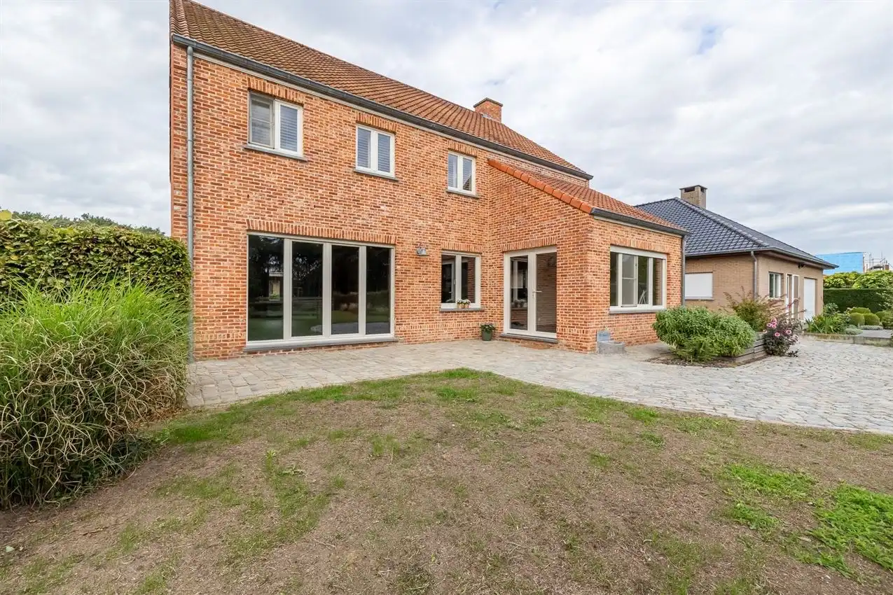 Instapklare, verrassend ruimle woning in landelijke omgeving foto 17
