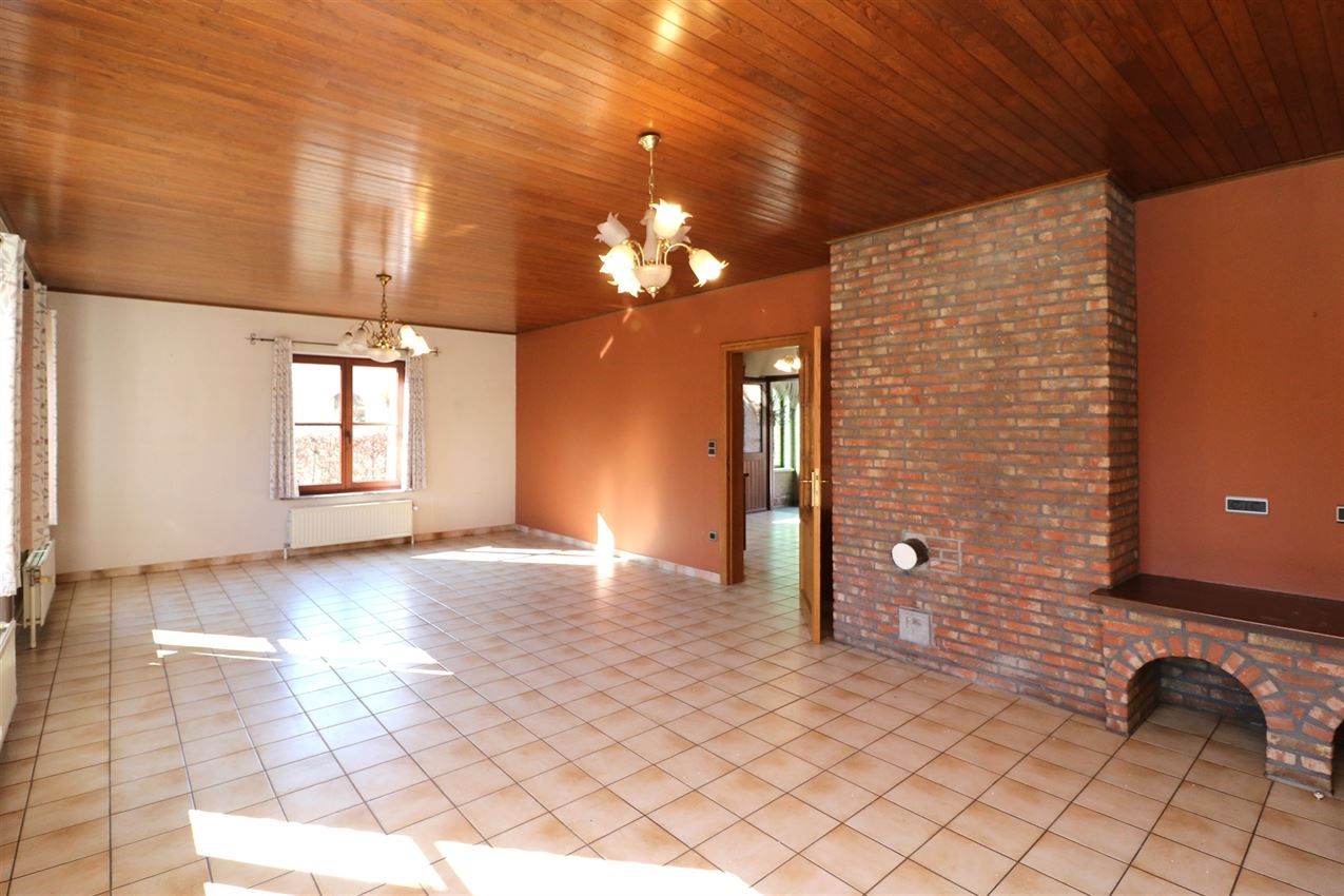 Label c, mooi gelegen landhuis, zonnige leefruimte foto 11