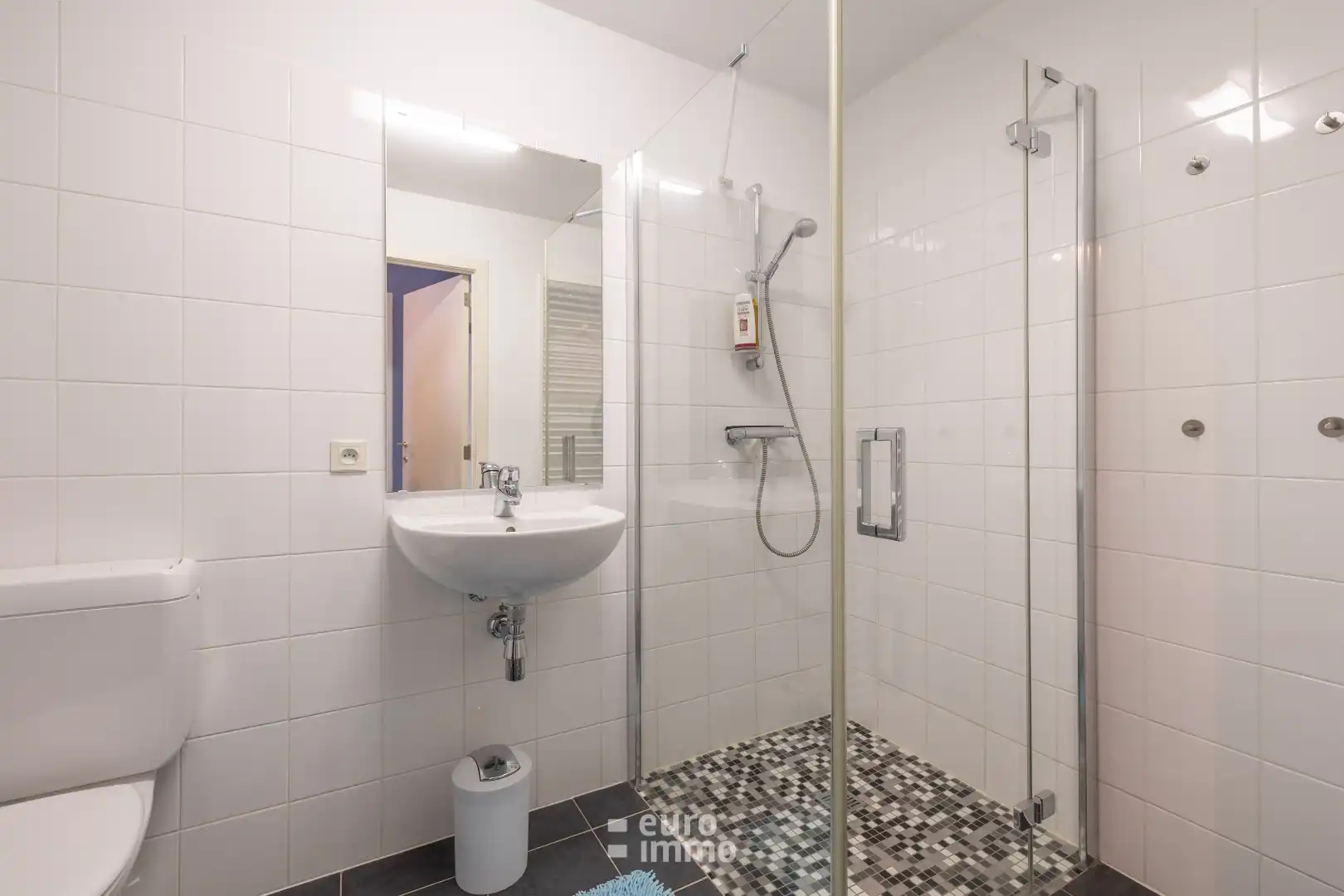 Centraal gelegen appartement met 1 slaapkamer en leuk zeezicht foto 6