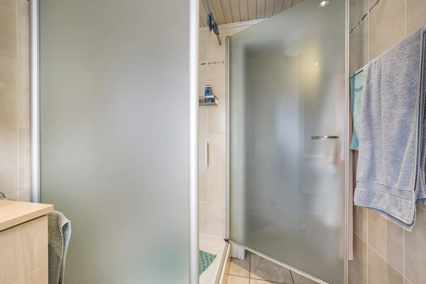 Woning met 3 slaapkamers, tuin en garage foto 21