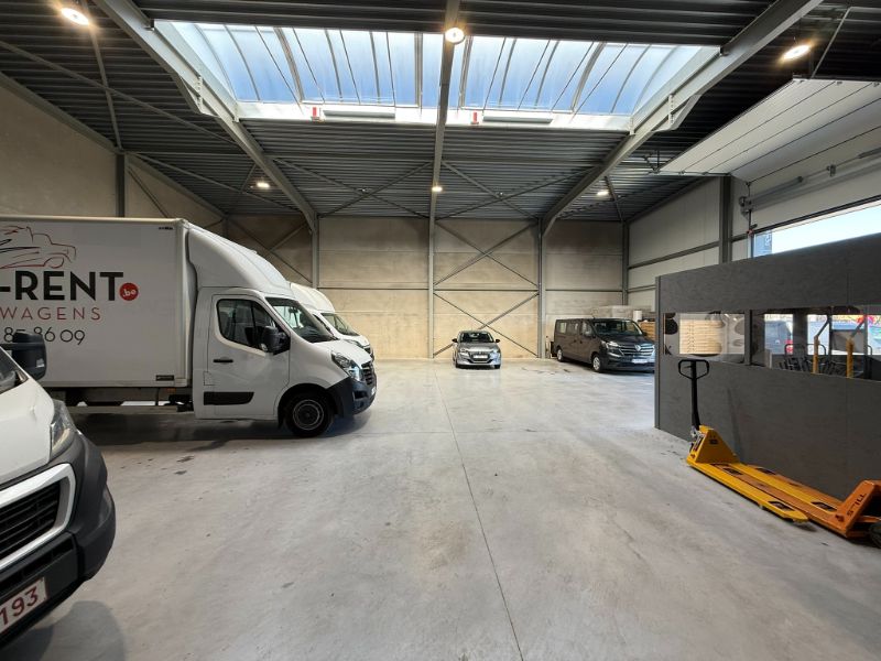 Opbrengsteigendom met verhard terrein aan straatzijde (45m²) te koop op TOPlocatie foto 6