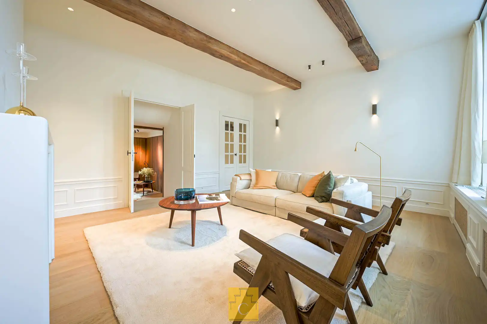 pas gerenoveerd diephuis op iconisch stadsplein, een meesterwerk van historiek en hedendaagse luxe foto 2