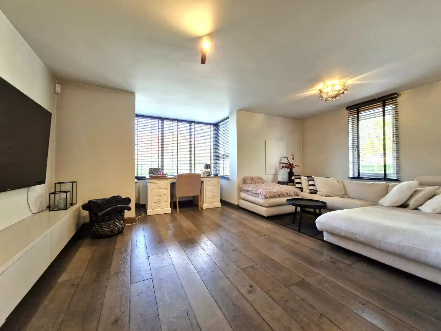 Uiterst charmante halfopen bebouwing met weidse zichten op een perceel van 2012m²  foto 9