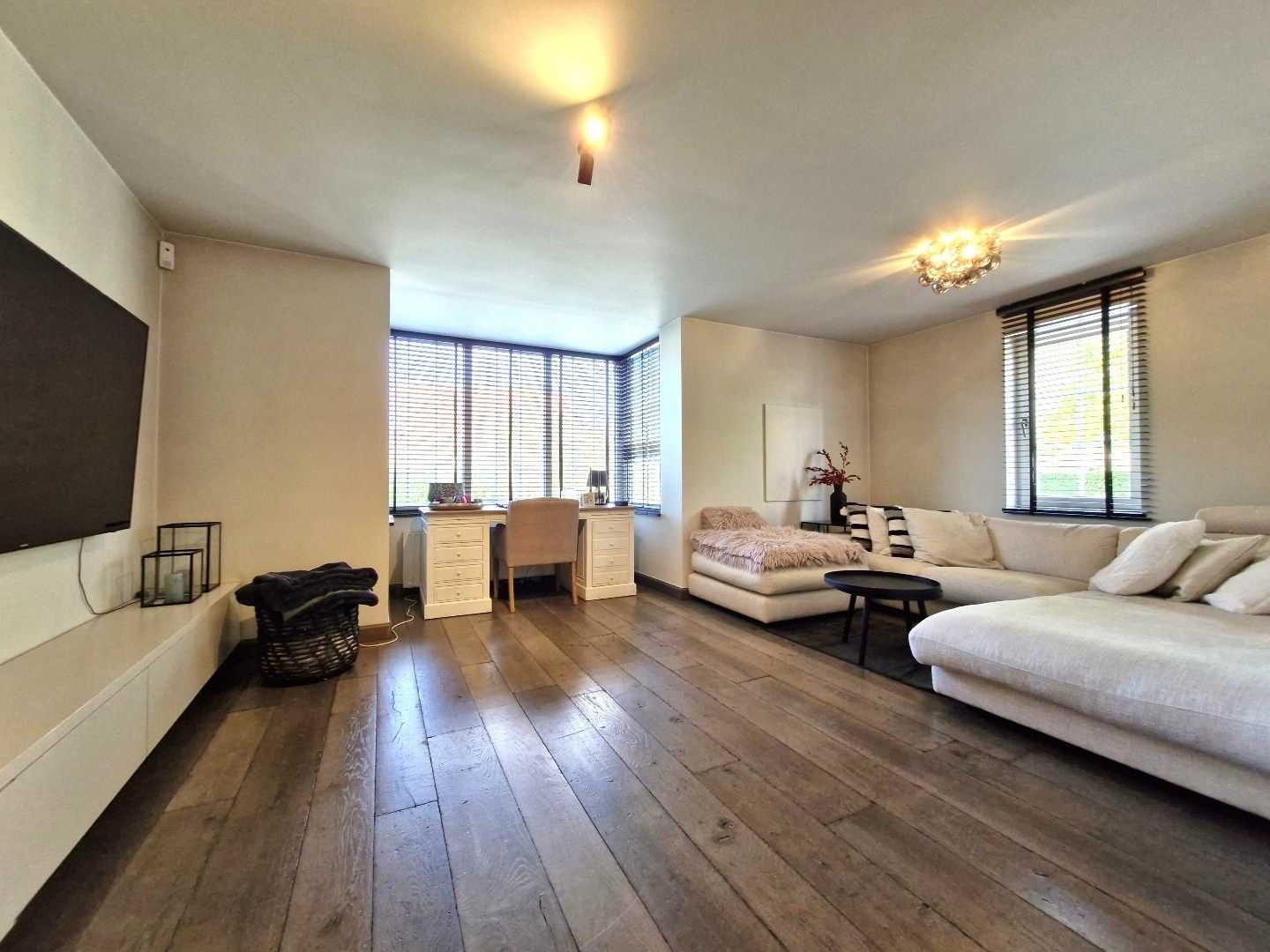 Uiterst charmante halfopen bebouwing met weidse zichten op een perceel van 2012m²  foto 9