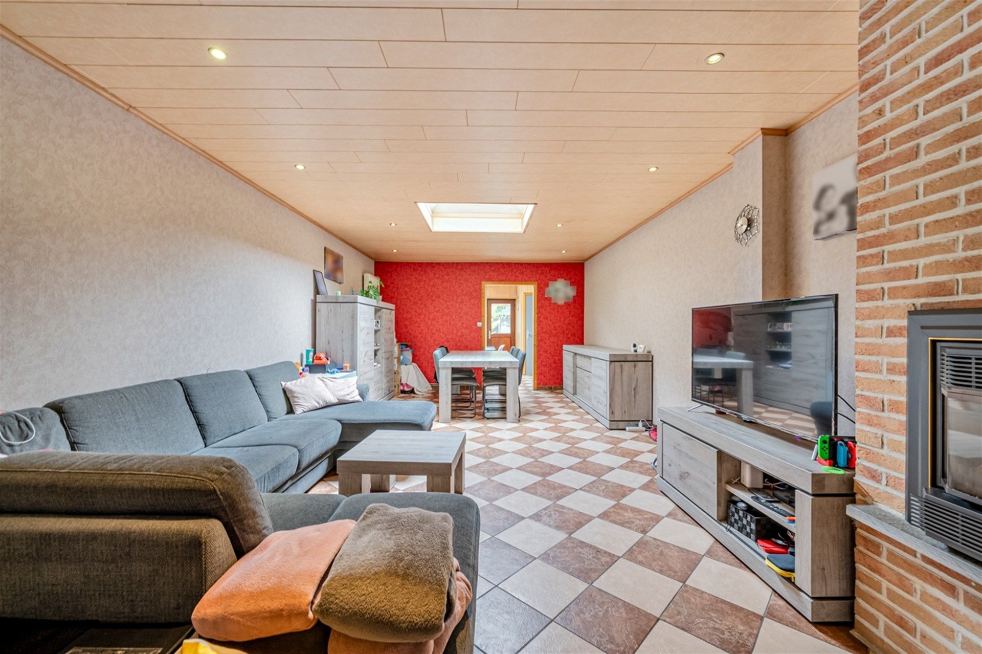 Instapklare rijwoning met 3 ruime slaapkamers, garage en tuin in hartje Aalst foto 2