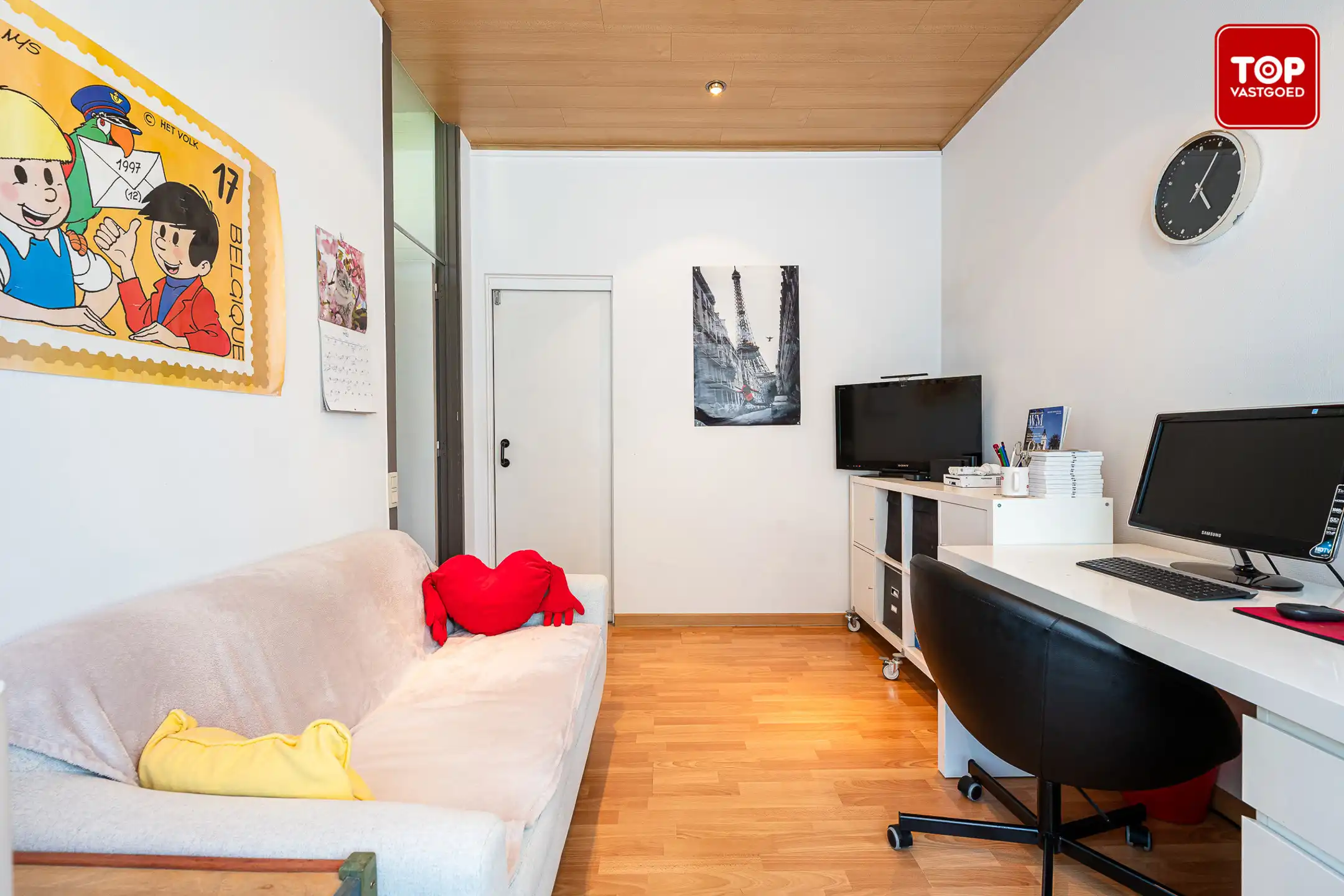 Architecturale woning met unieke split-level indeling met naastgelegen stuk grond. (totaal 997m²) foto 16
