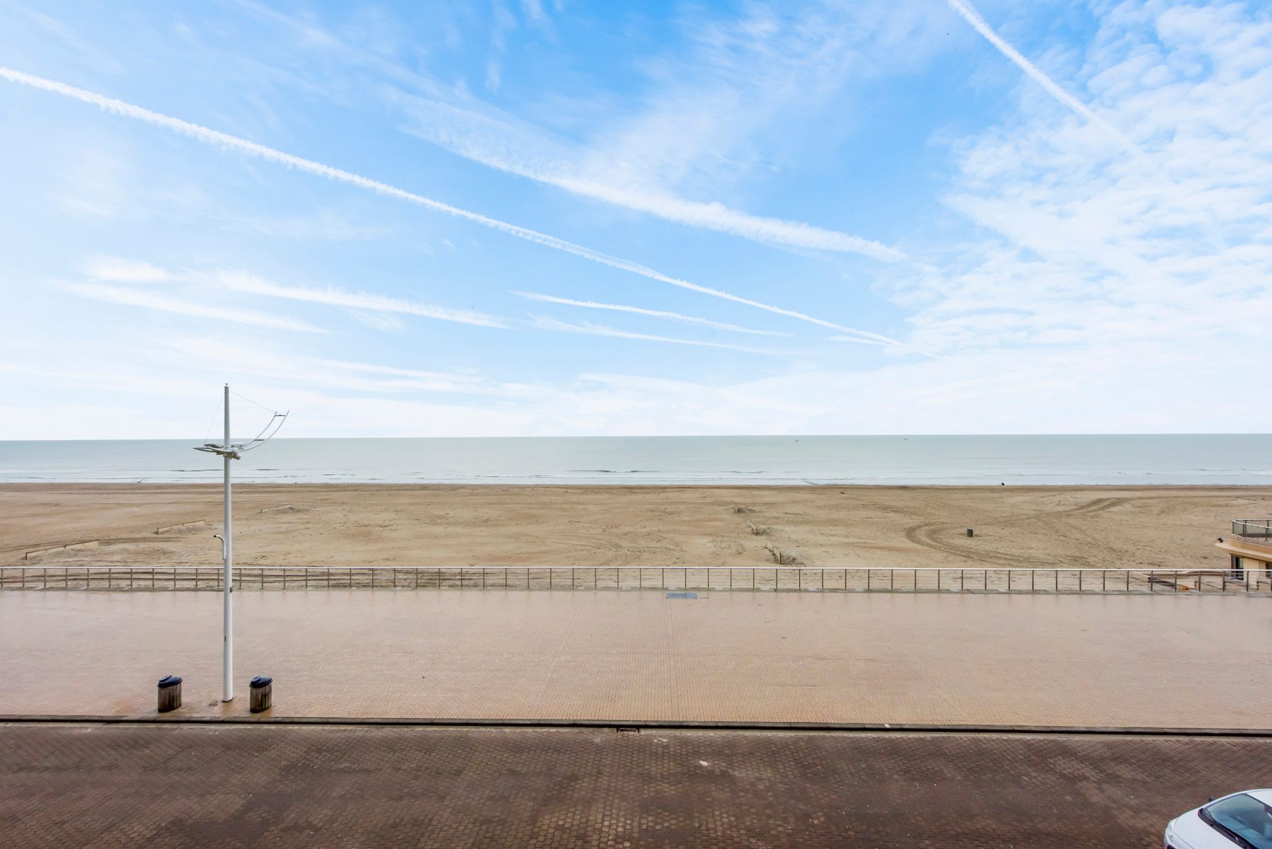 Appartement met centrale ligging op de Zeedijk van Koksijde foto 12