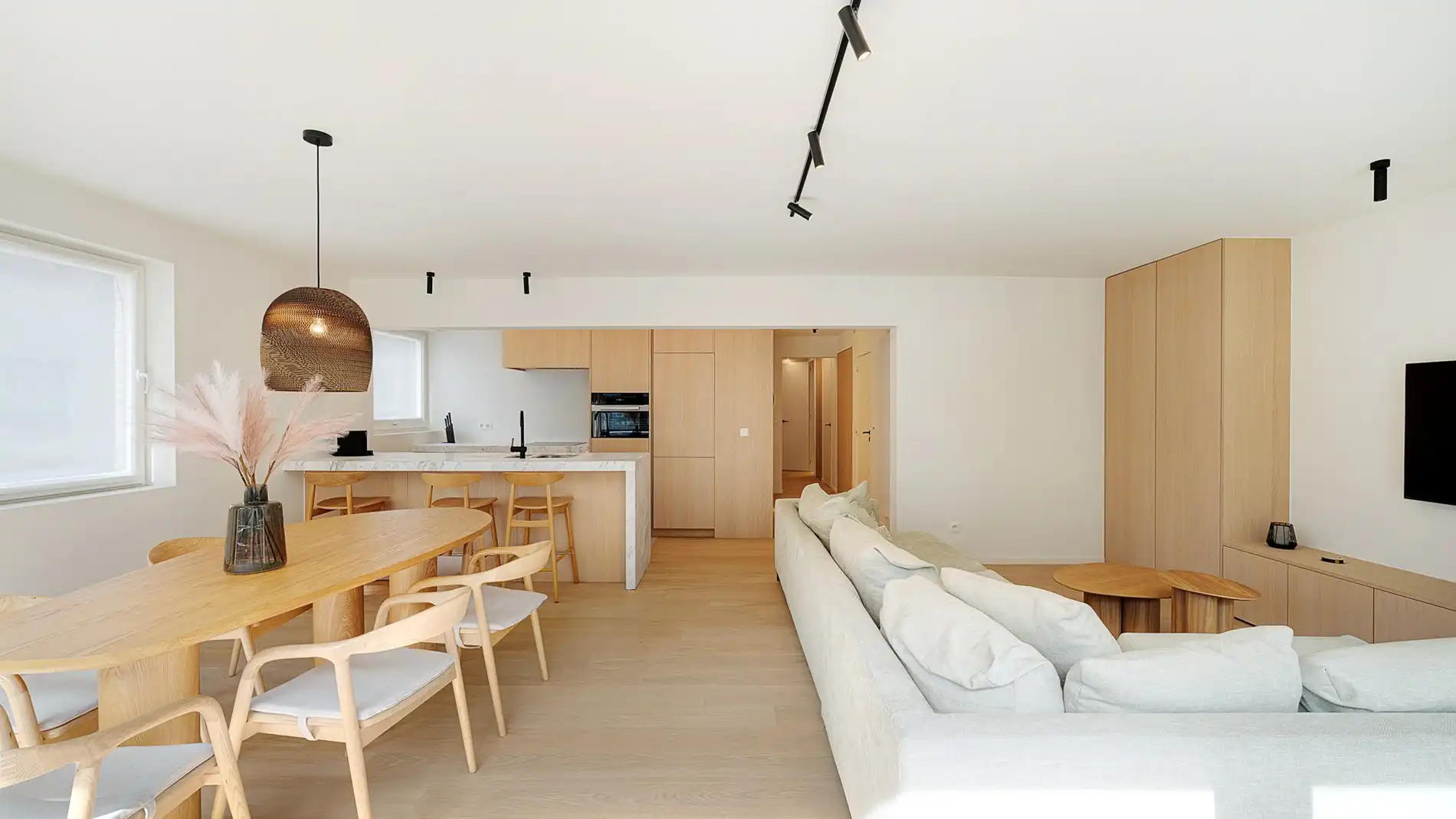 Gerenoveerd hoekappartement met 3 ruime slpks.  foto 5