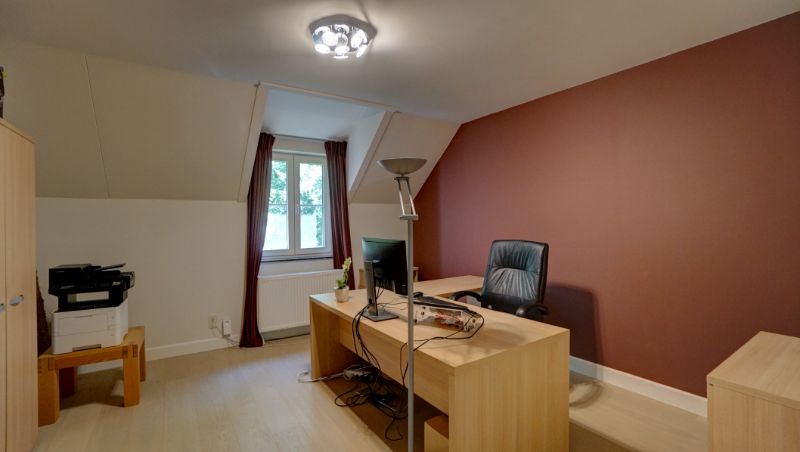 Instapklare villa van 265m² in pastorale stijl op 11 are 93 ca met mooie tuin foto 17