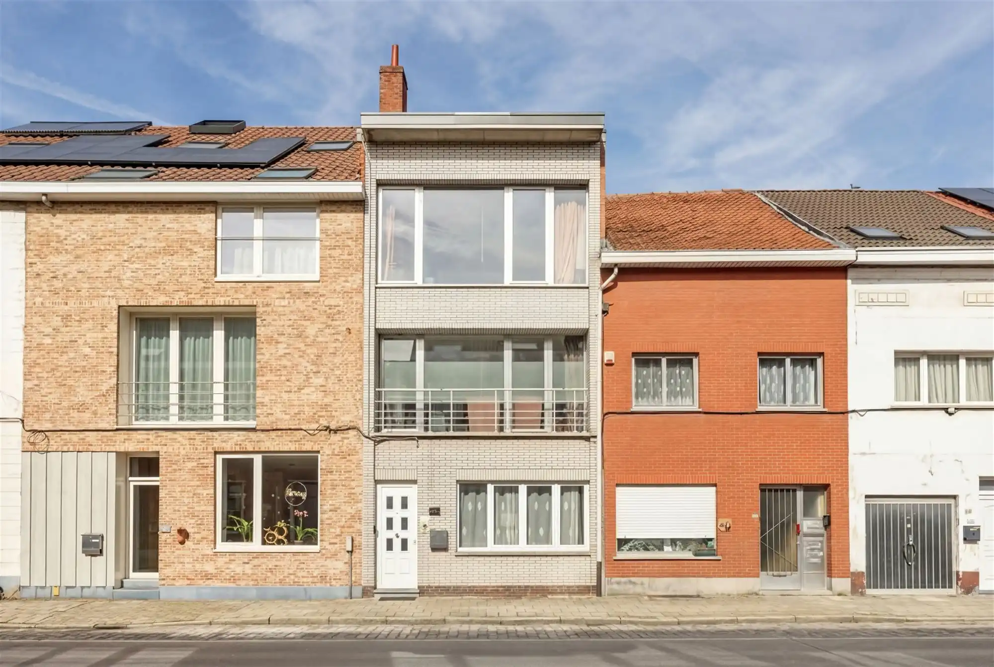 Ruime woning met 4 à 5 slpk., tuin en terras  foto 2