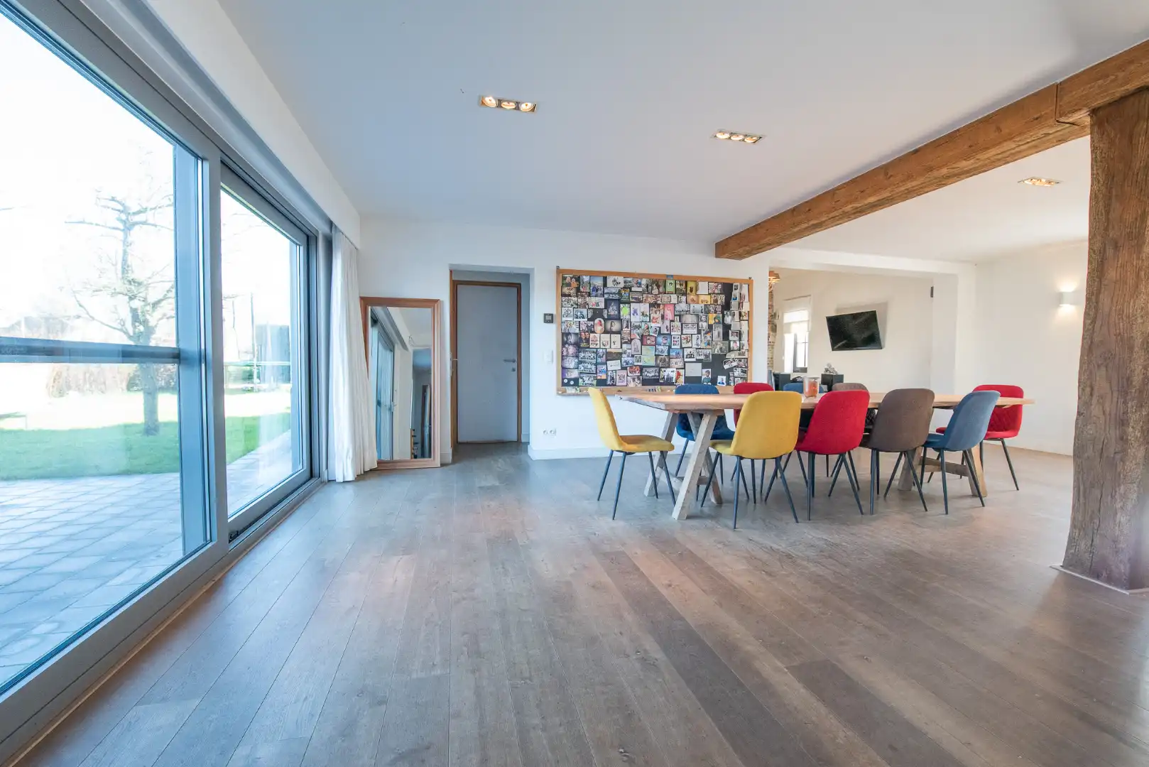 Charmante en ruime woning te huur met tuin en garage. foto 7