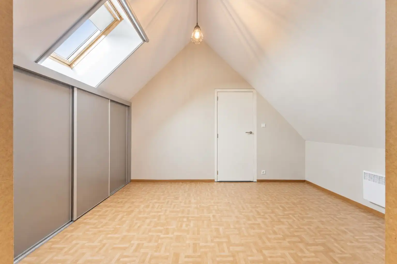 Appartement met 3 of 4 slaapkamers nabij het centrum. foto 18