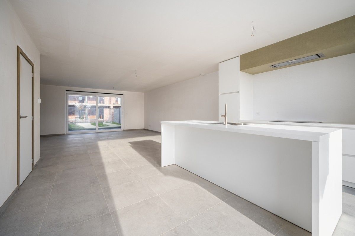 Moderne nieuwbouwwoning gelegen in Rumbeke foto 3