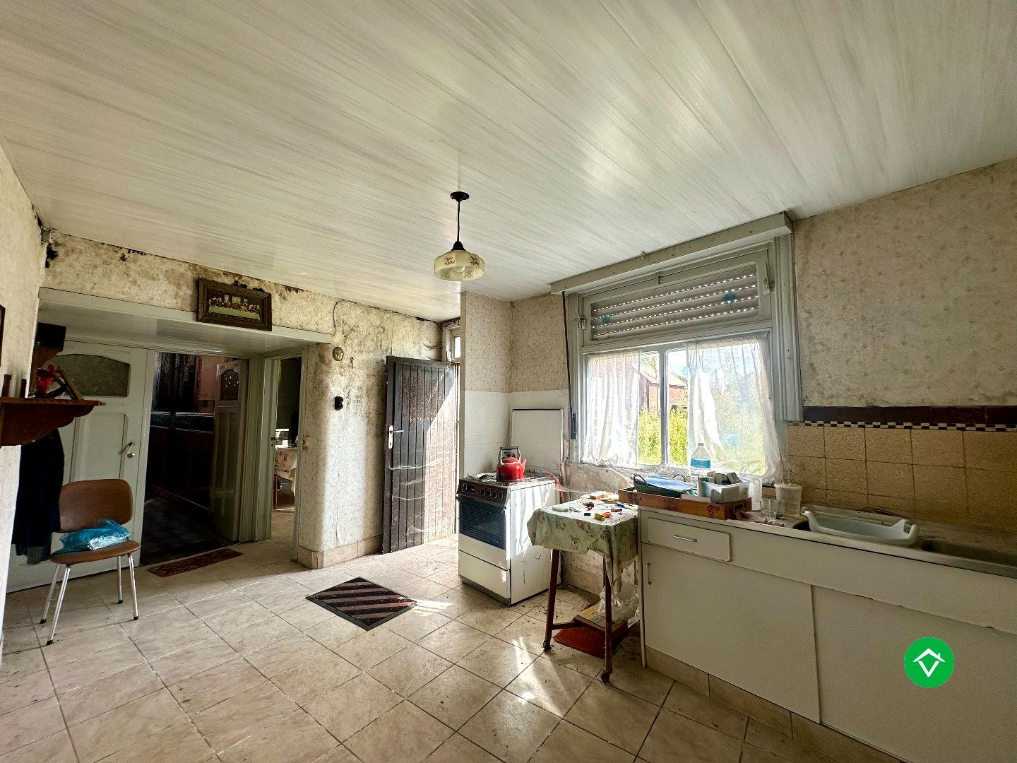 Te renoveren of te slopen woning op ruim perceel van 854 m² in Ichtegem - ideale opportuniteit voor wie wil bouwen of renoveren in een landelijke omgeving. foto 10