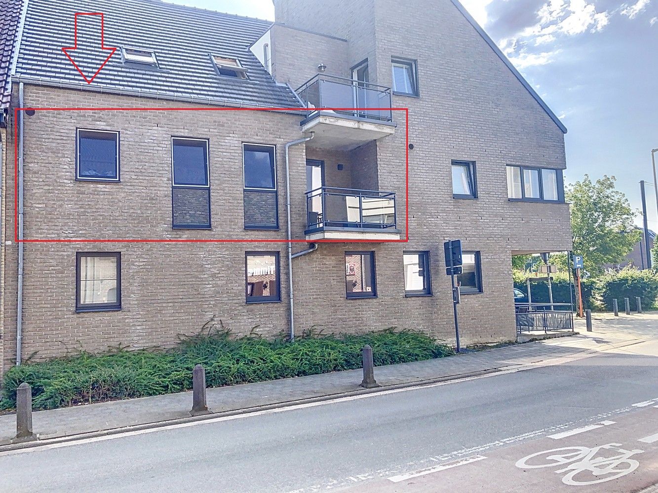 Gunstig gelegen 2-slaapkamer appartement met speelse indeling foto 1