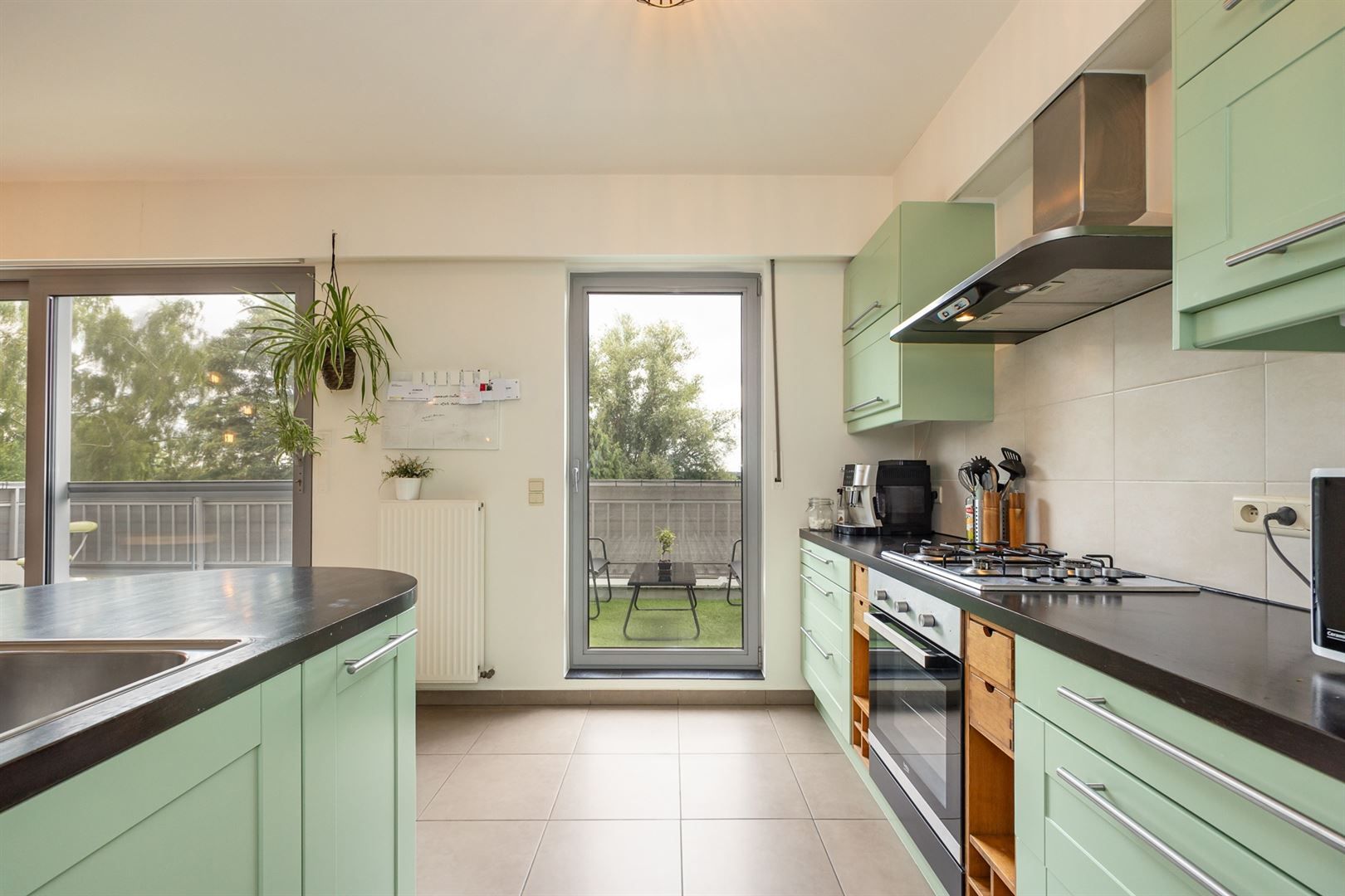 Appartement met twee slaapkamers met overdekte autostaanplaats foto 3