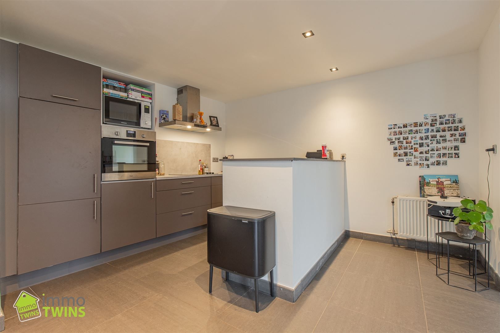 Ruime en lichtrijke gezinswoning met zonnige tuin en inpandige garage in Lebbeke foto 9