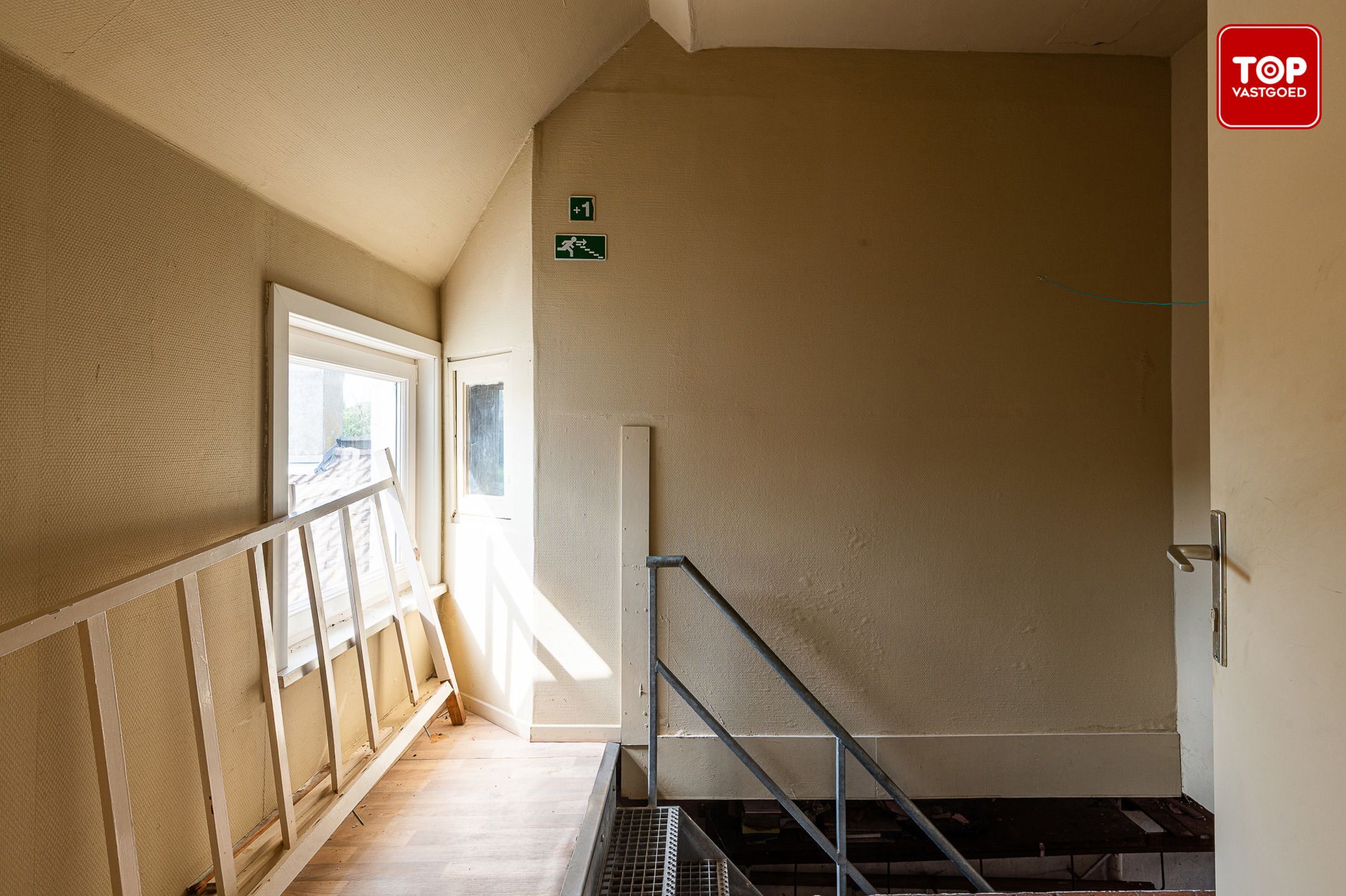 koppelwoning te koop in hartje Eeklo. foto 3