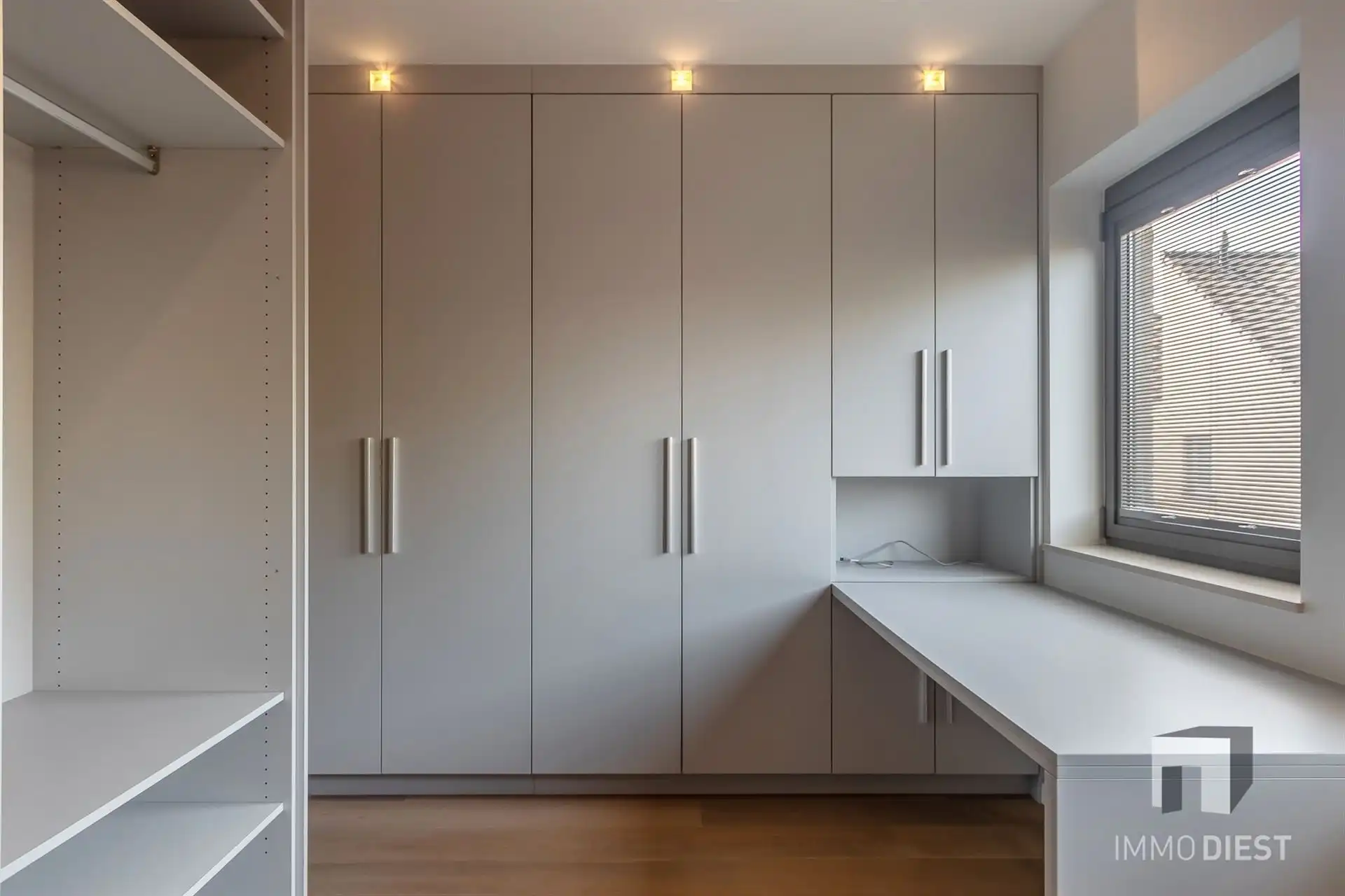 Luxe woning met 4 slaapkamers, 2 badkamers, garage en zonnige tuin foto 24