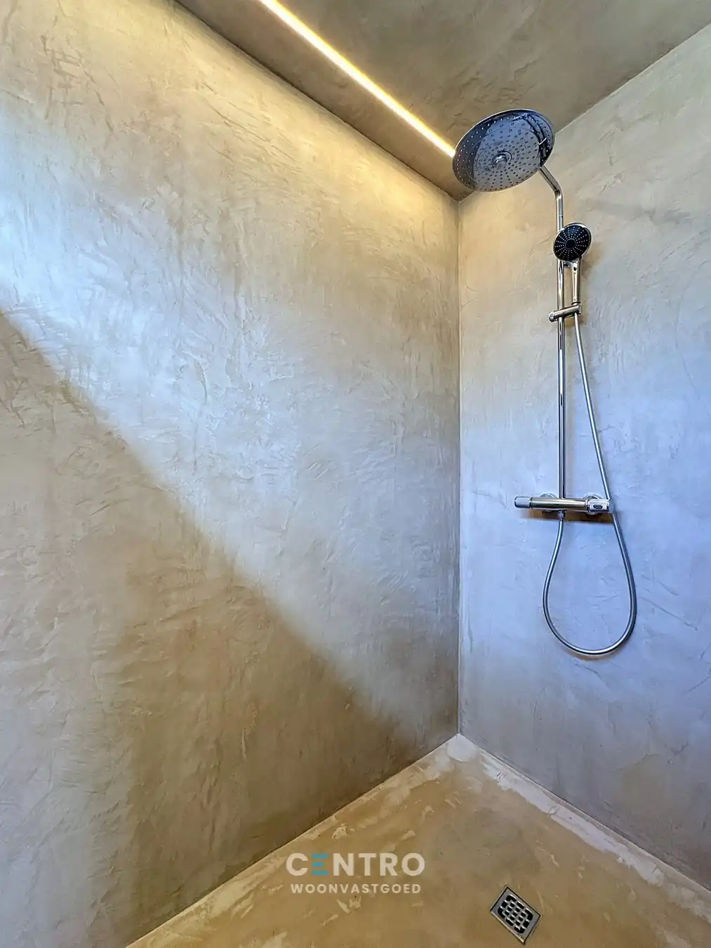 KARAKTERVOLLE woning mét charme en veel opbergruimte! foto 12