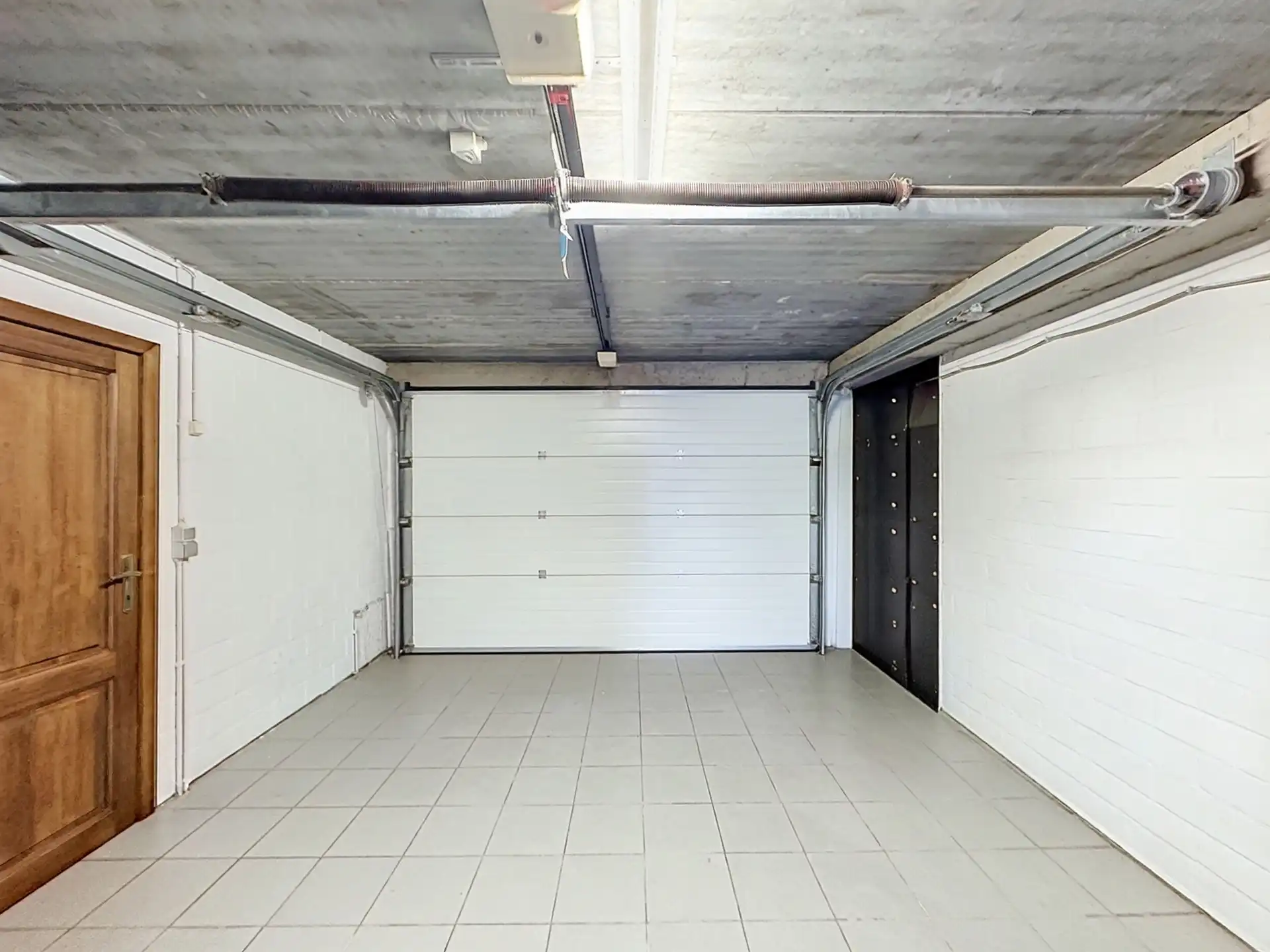 Rustig gelegen praktische woning met tuin en garage foto 17
