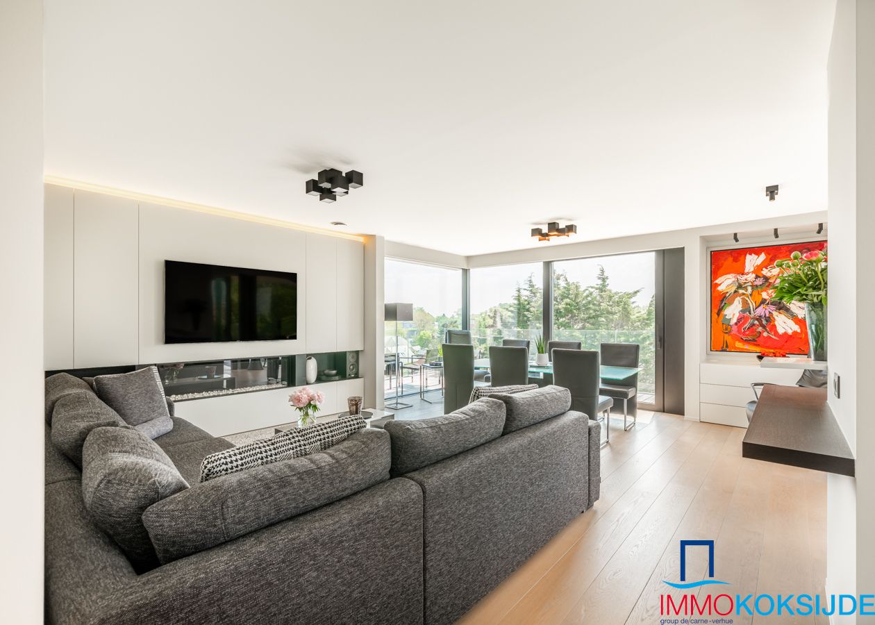 Exclusief penthouse met 2 slaapkamers en ruim terras in moderne residentie foto 5
