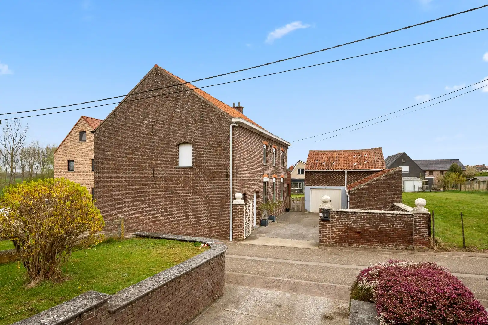 Instapklare open bebouwing in Wommersom met tuin, terras, garage en 3 slaapkamers foto 6