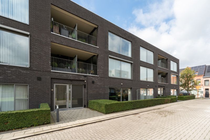 Ruim appartement - ondergrondse staanplaats inclusief!!! foto 14