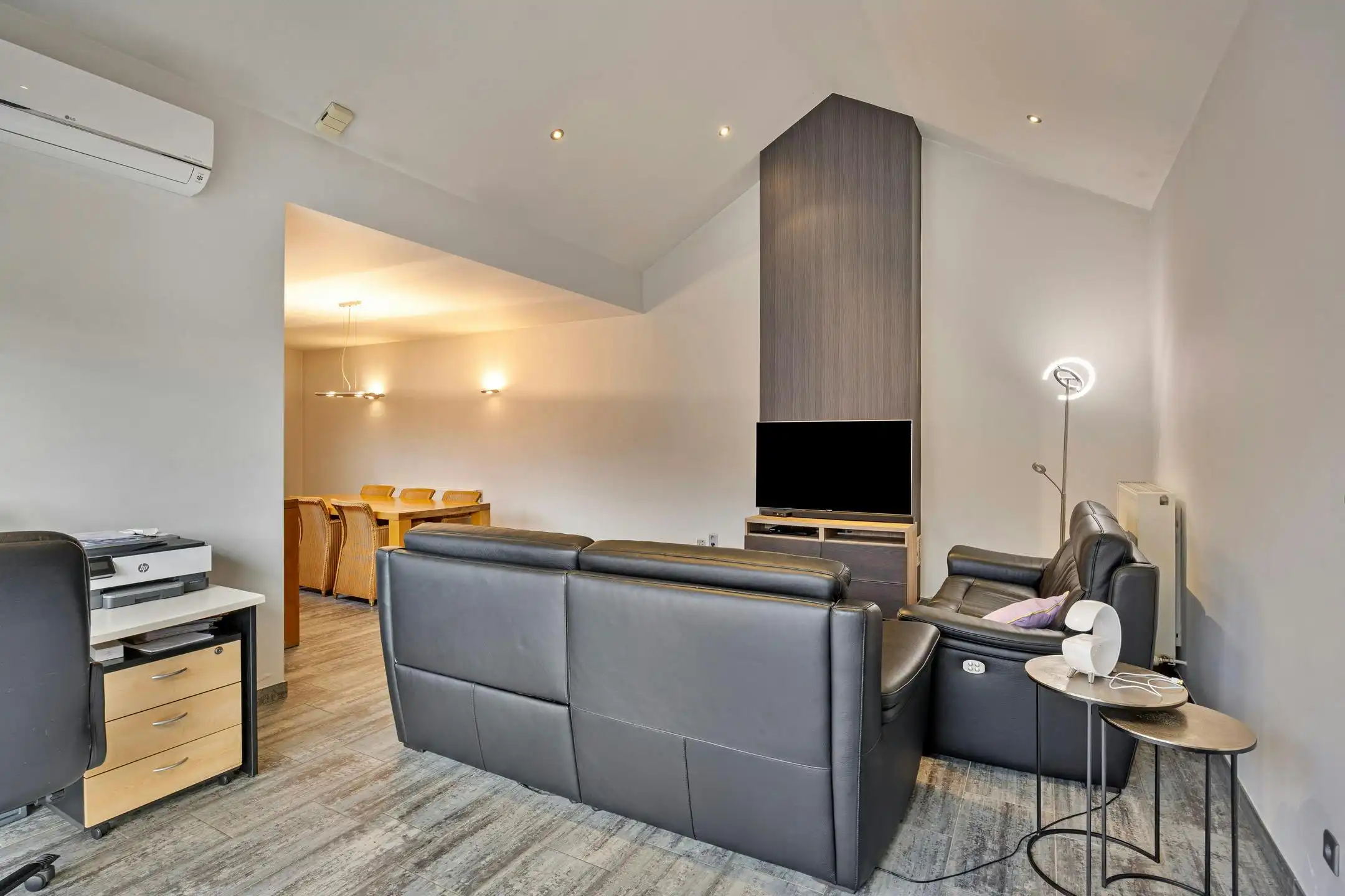 Instapklaar handelshuis op toplocatie in Dilsen te koop foto 3