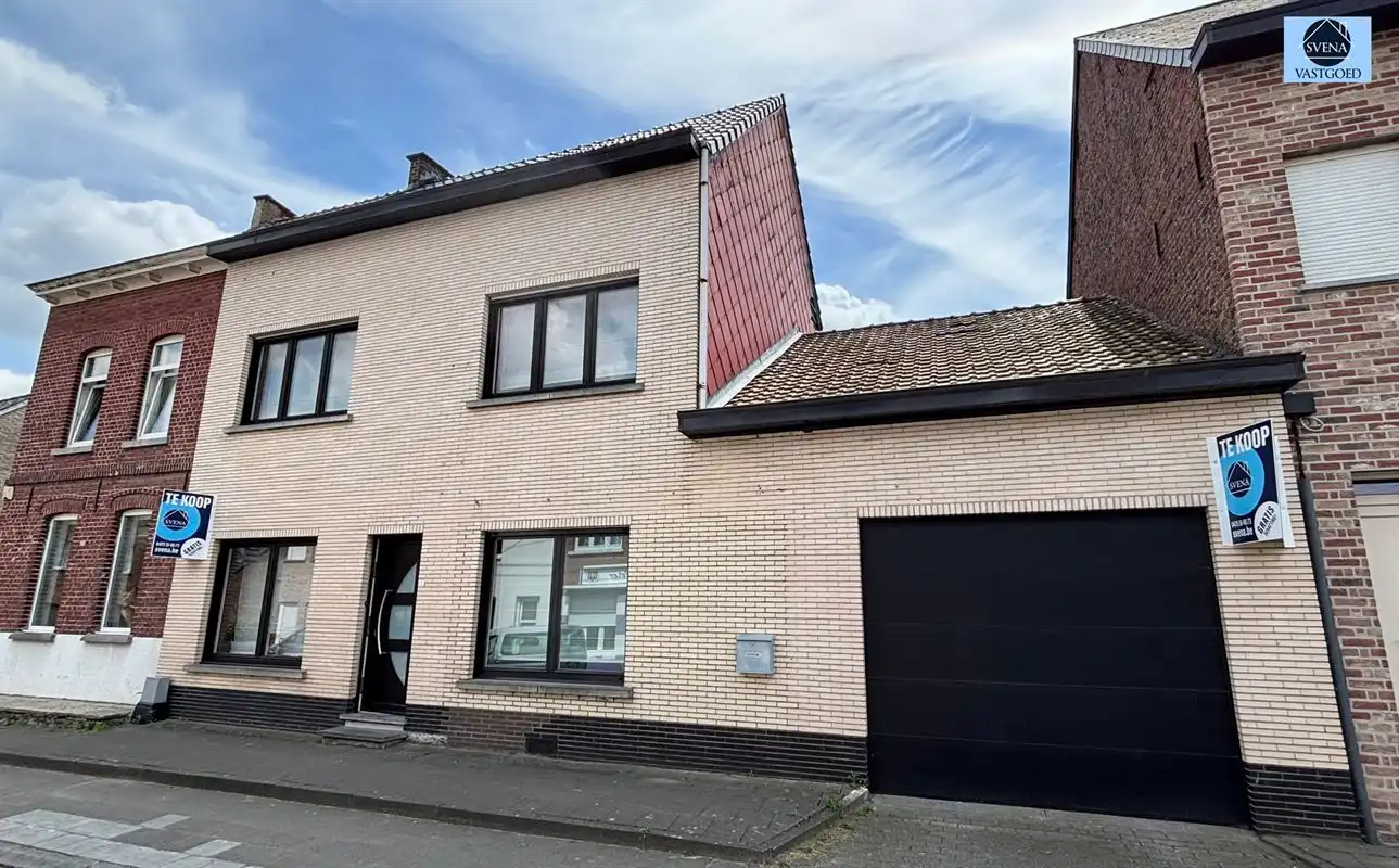 SOLIDE RUIME WONING MET 6 SLAAPKAMERS foto {{pictureIndex}}