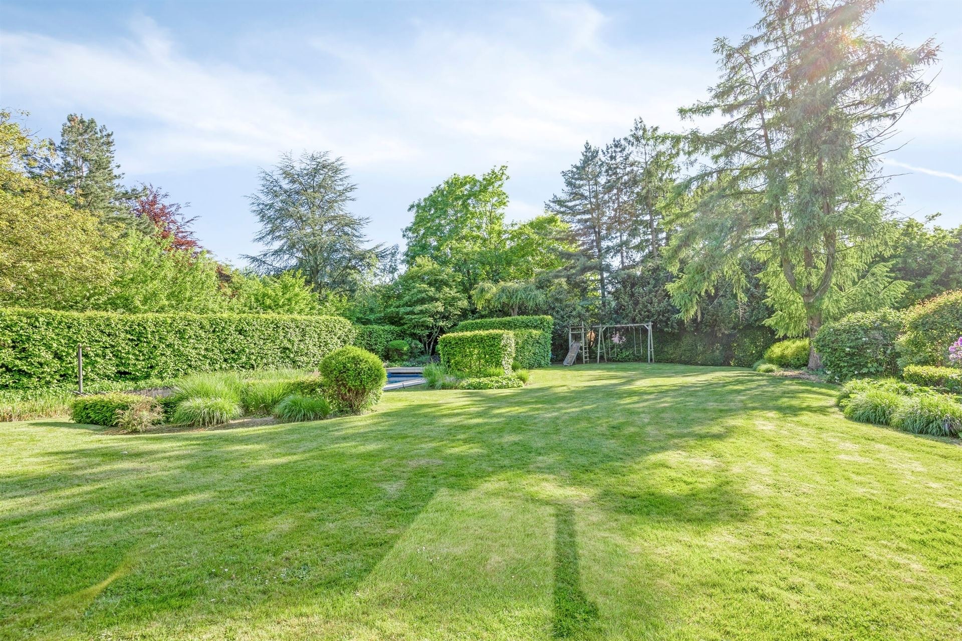 Ruime klassieke villa met zwembad in doodlopende straat foto 34