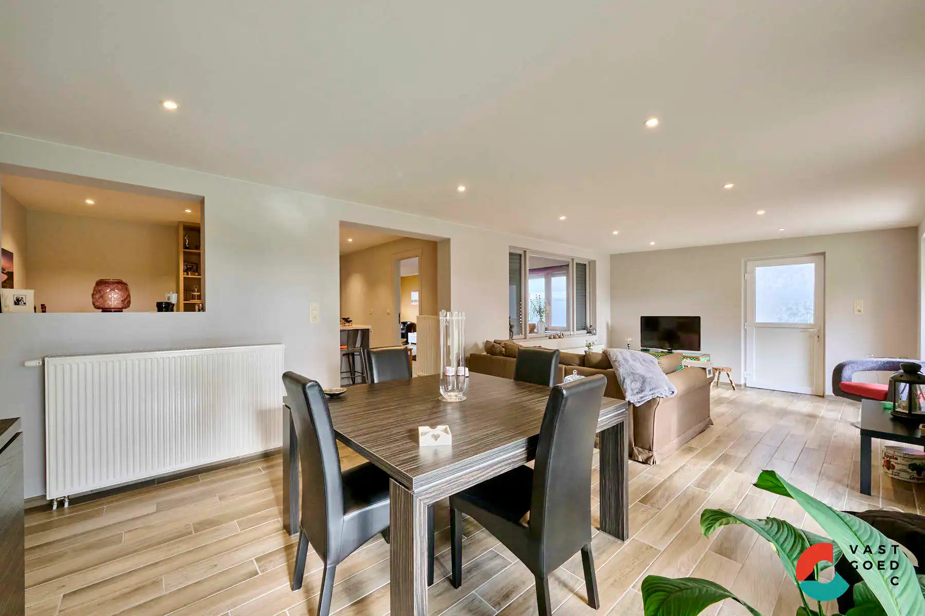 Huis te koop foto {{pictureIndex}}